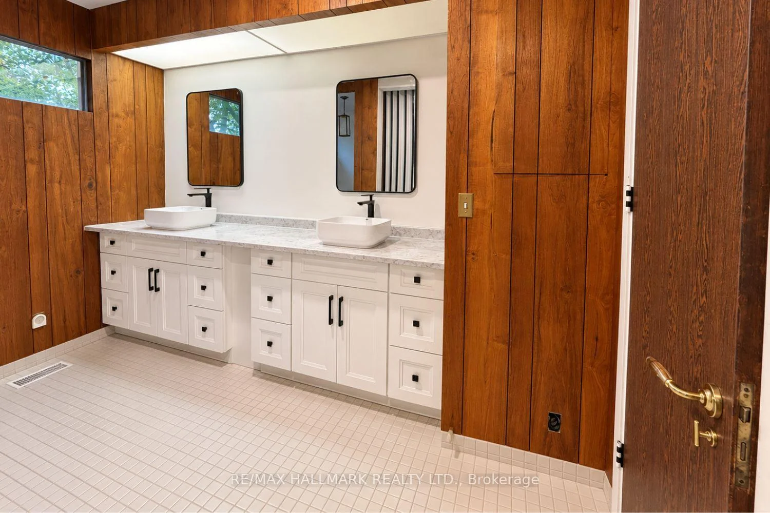 Photo 32 of 16 Royal Oak Drive, North York, Bridle Path-Sunnybrook-York Mills — HOMEH