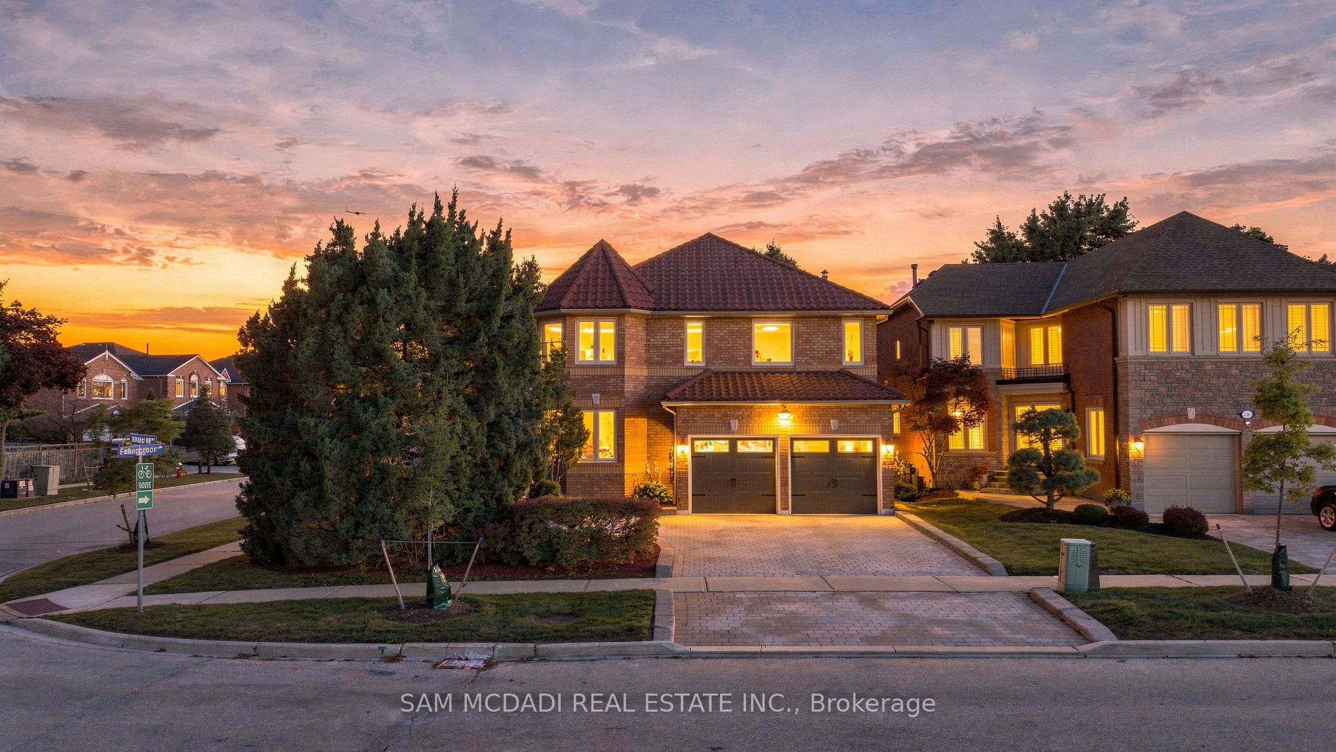 Photo 2 of 5289 Fallingbrook Drive, Mississauga, East Credit — HOMEH