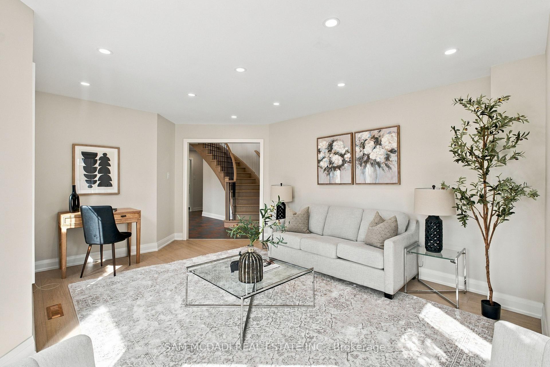 Photo 6 of 5289 Fallingbrook Drive, Mississauga, East Credit — HOMEH