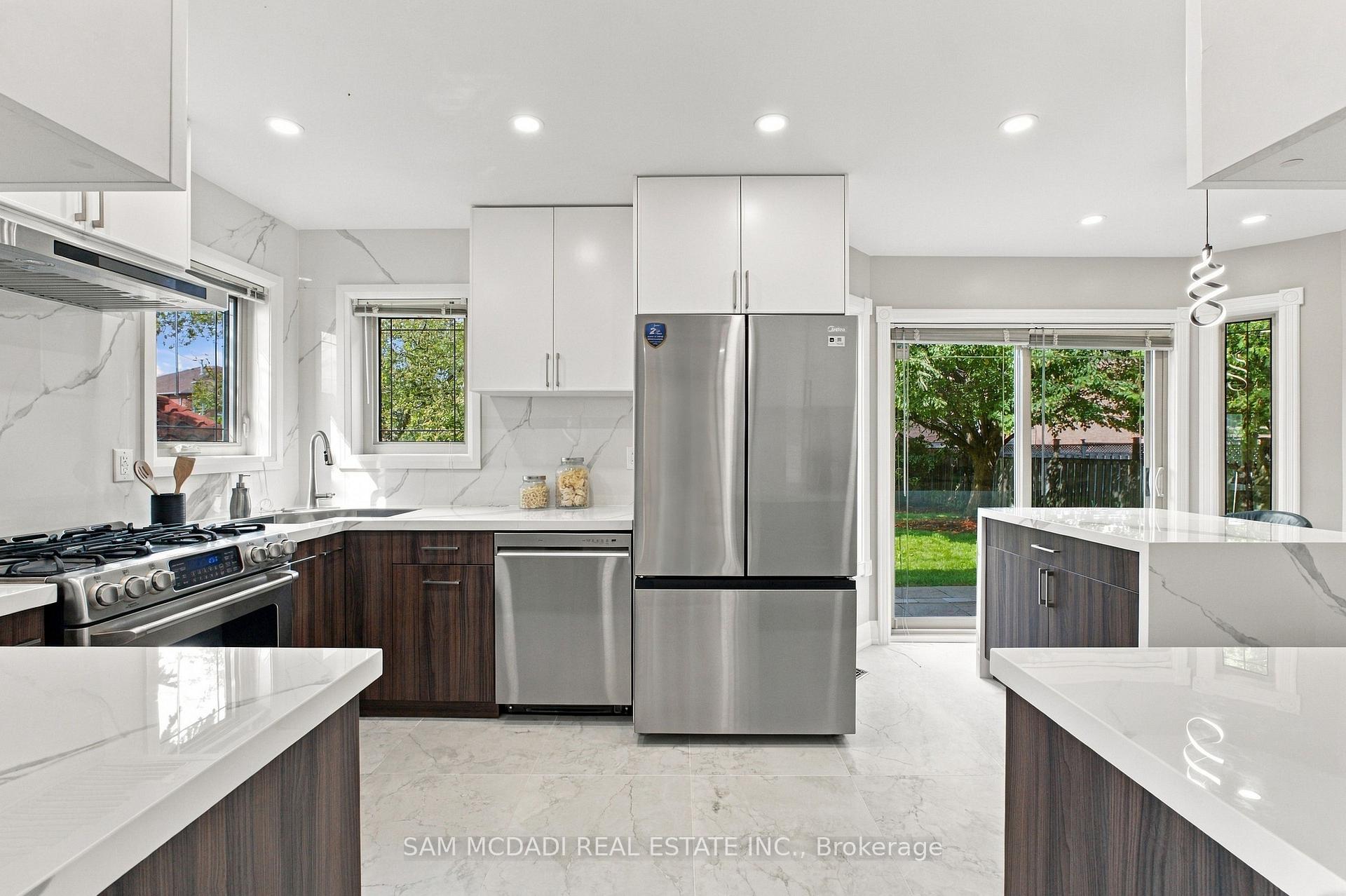 Photo 11 of 5289 Fallingbrook Drive, Mississauga, East Credit — HOMEH