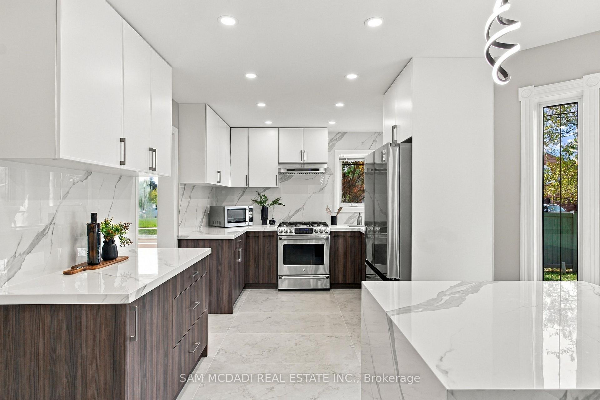 Photo 12 of 5289 Fallingbrook Drive, Mississauga, East Credit — HOMEH