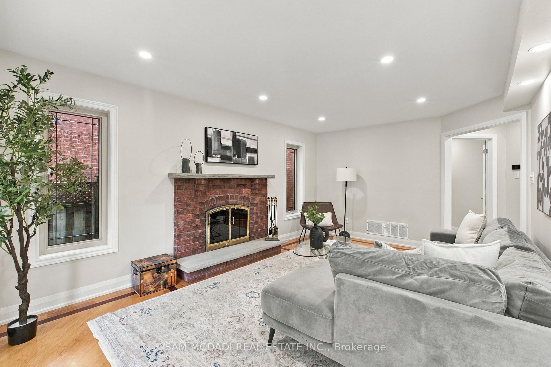 Photo 15 of 5289 Fallingbrook Drive, Mississauga, East Credit — HOMEH