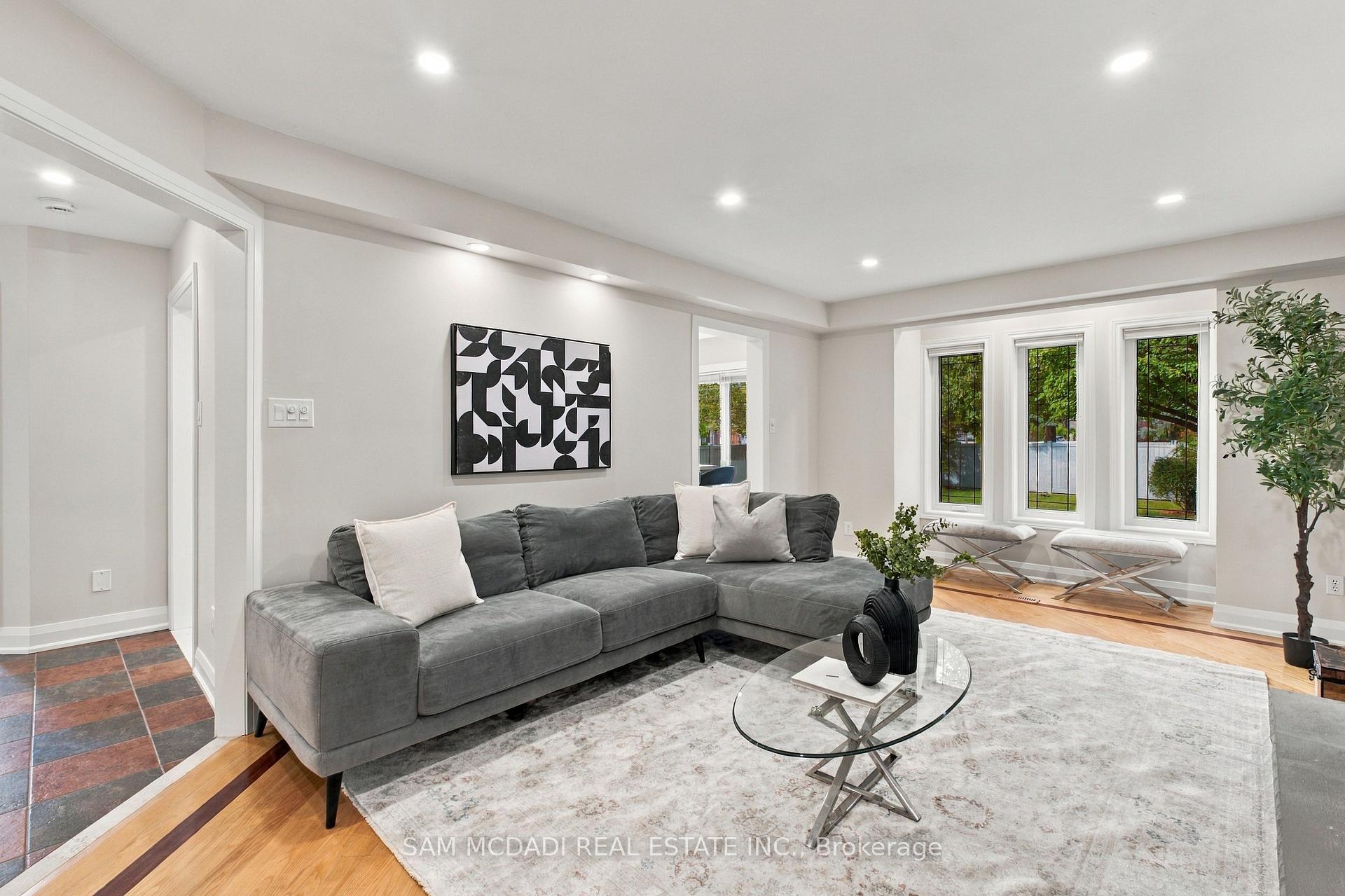 Photo 16 of 5289 Fallingbrook Drive, Mississauga, East Credit — HOMEH