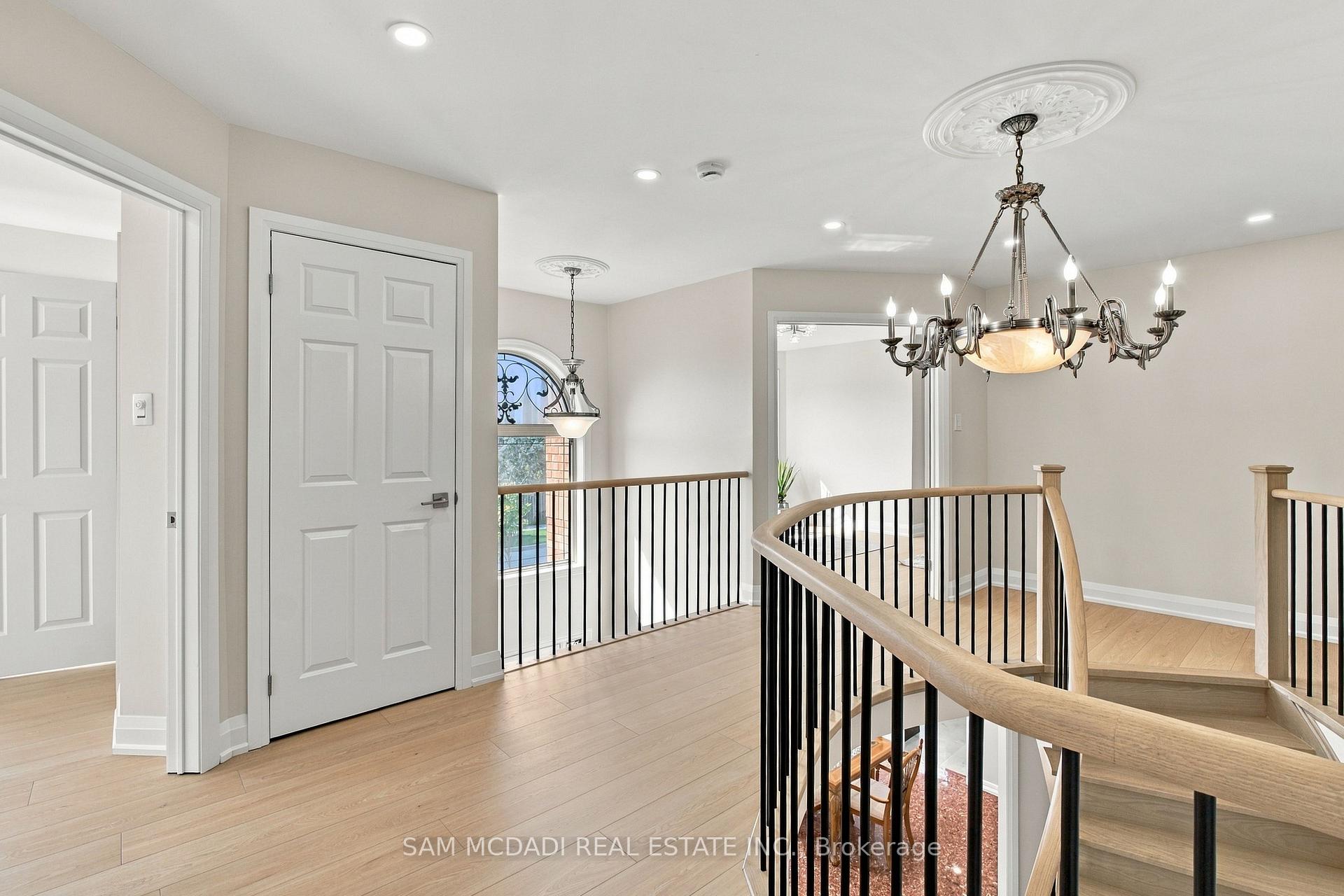 Photo 23 of 5289 Fallingbrook Drive, Mississauga, East Credit — HOMEH