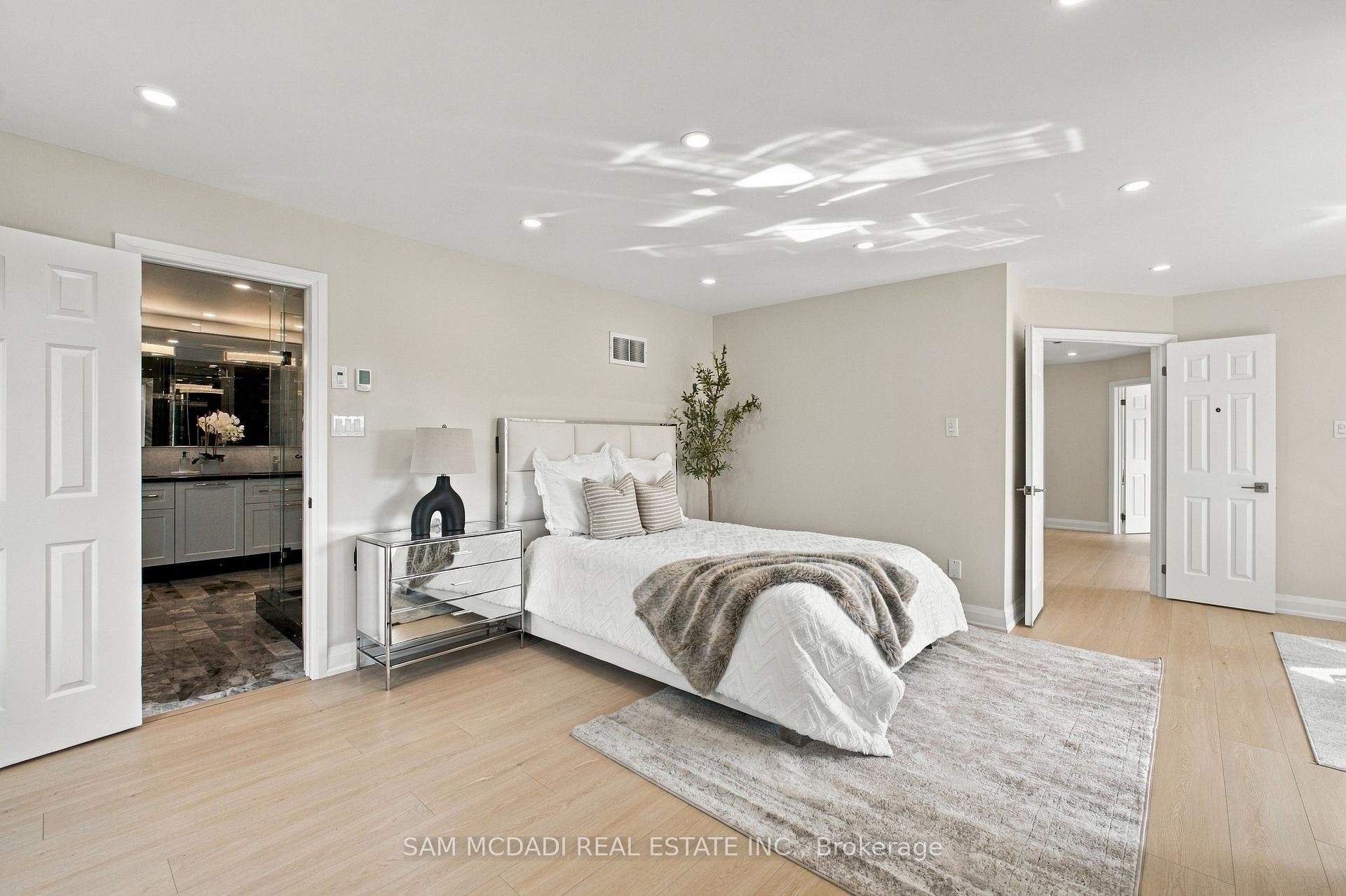 Photo 27 of 5289 Fallingbrook Drive, Mississauga, East Credit — HOMEH