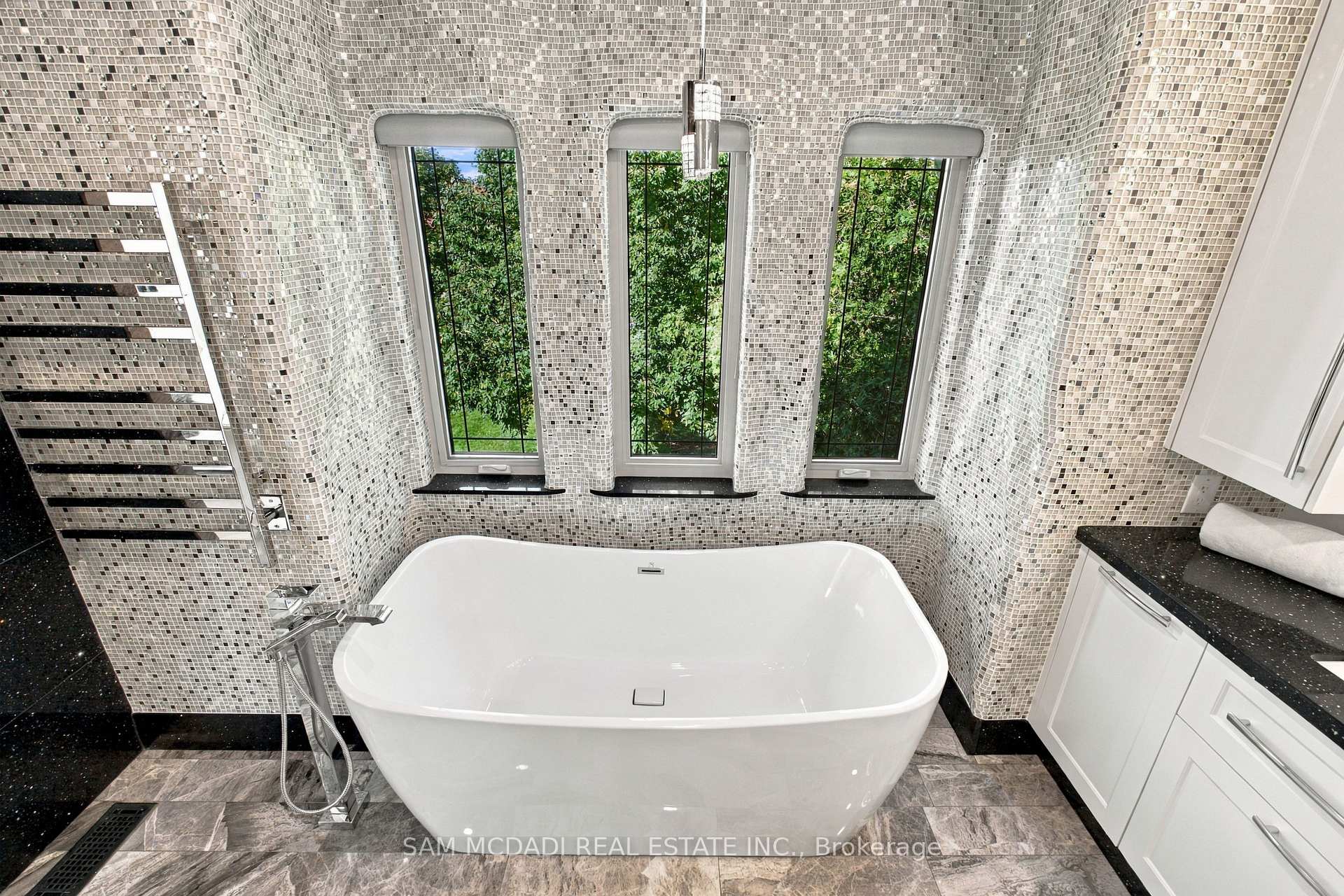 Photo 29 of 5289 Fallingbrook Drive, Mississauga, East Credit — HOMEH