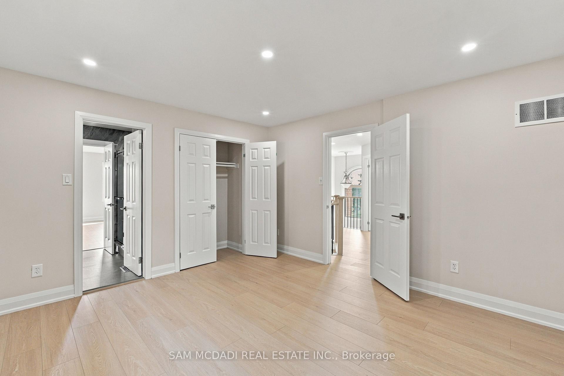 Photo 32 of 5289 Fallingbrook Drive, Mississauga, East Credit — HOMEH