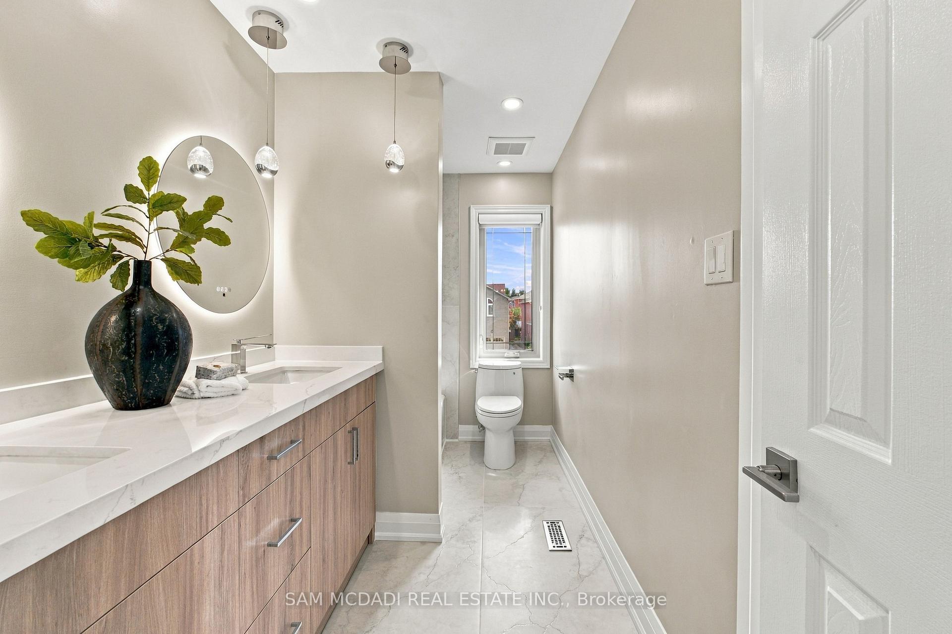 Photo 39 of 5289 Fallingbrook Drive, Mississauga, East Credit — HOMEH