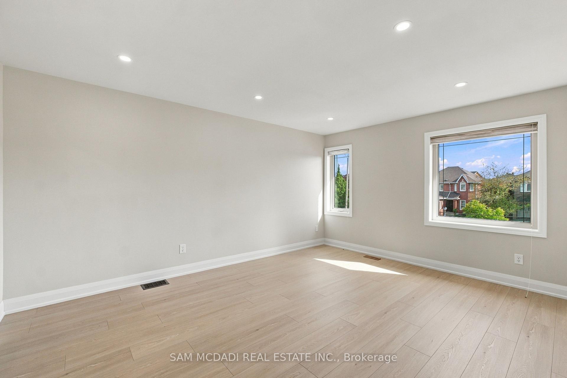 Photo 41 of 5289 Fallingbrook Drive, Mississauga, East Credit — HOMEH