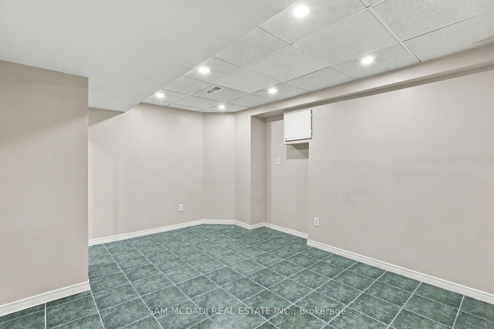 Photo 45 of 5289 Fallingbrook Drive, Mississauga, East Credit — HOMEH