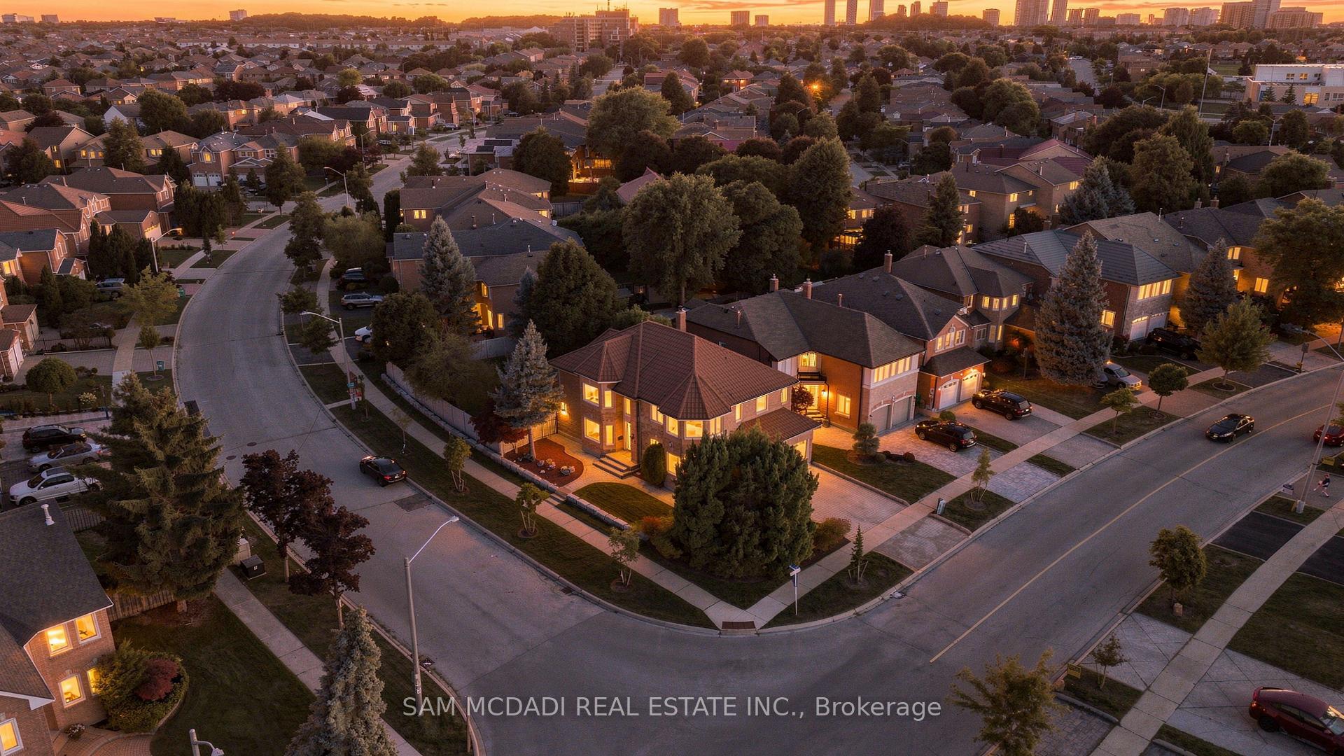 Photo 57 of 5289 Fallingbrook Drive, Mississauga, East Credit — HOMEH