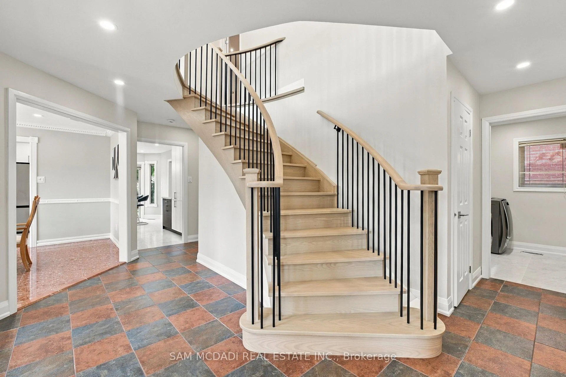 Photo 18 of 5289 Fallingbrook Drive, Mississauga, East Credit — HOMEH