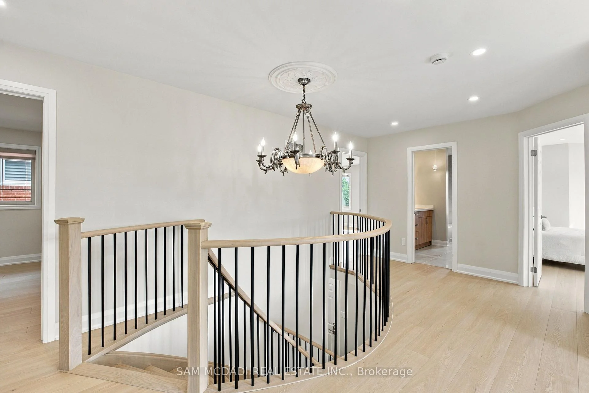 Photo 22 of 5289 Fallingbrook Drive, Mississauga, East Credit — HOMEH