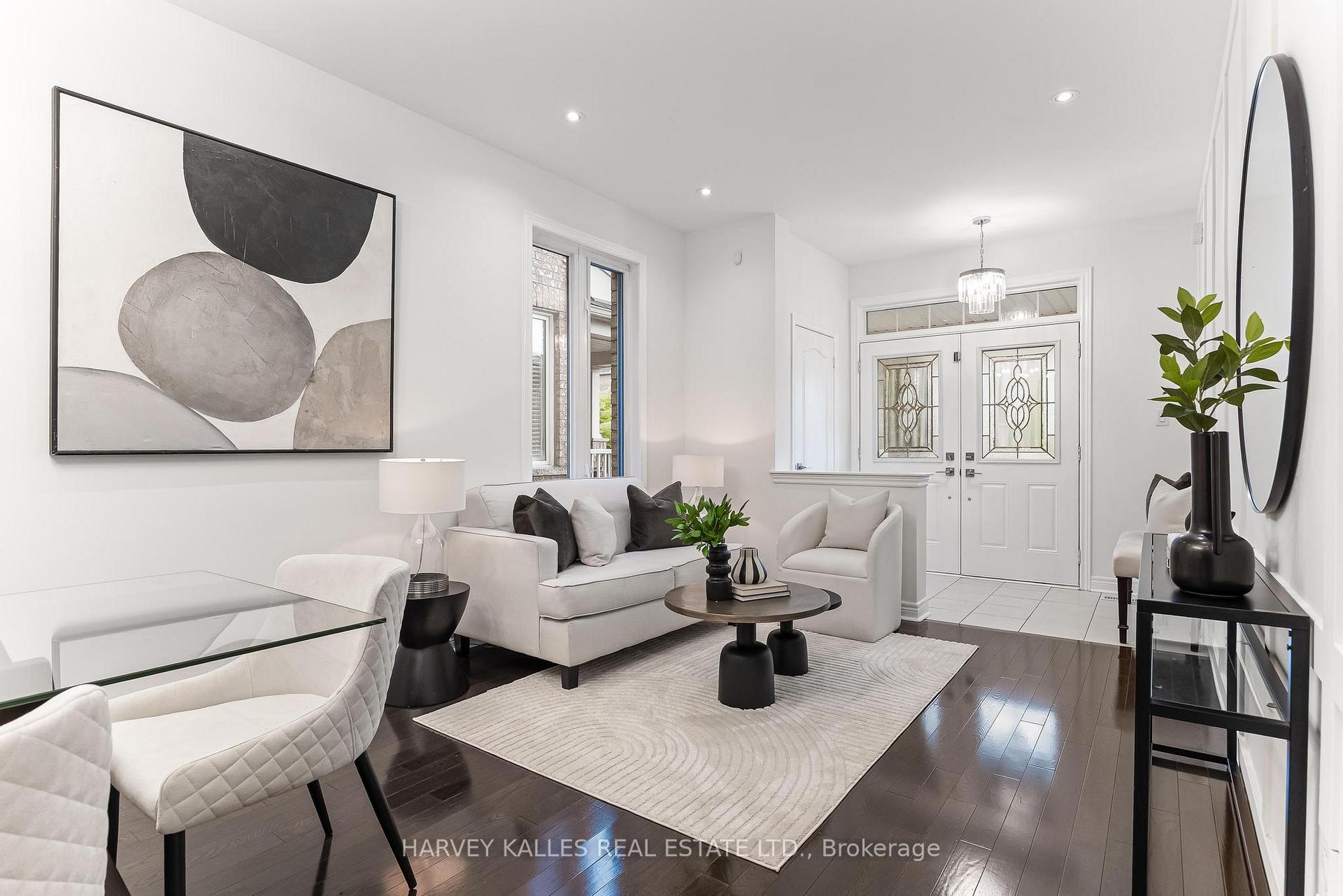 Photo 7 of 46 Grayleaf Drive, Whitchurch-Stouffville, Stouffville — HOMEH