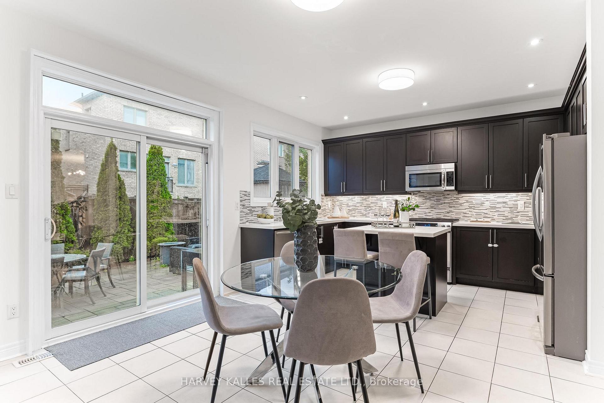 Photo 17 of 46 Grayleaf Drive, Whitchurch-Stouffville, Stouffville — HOMEH