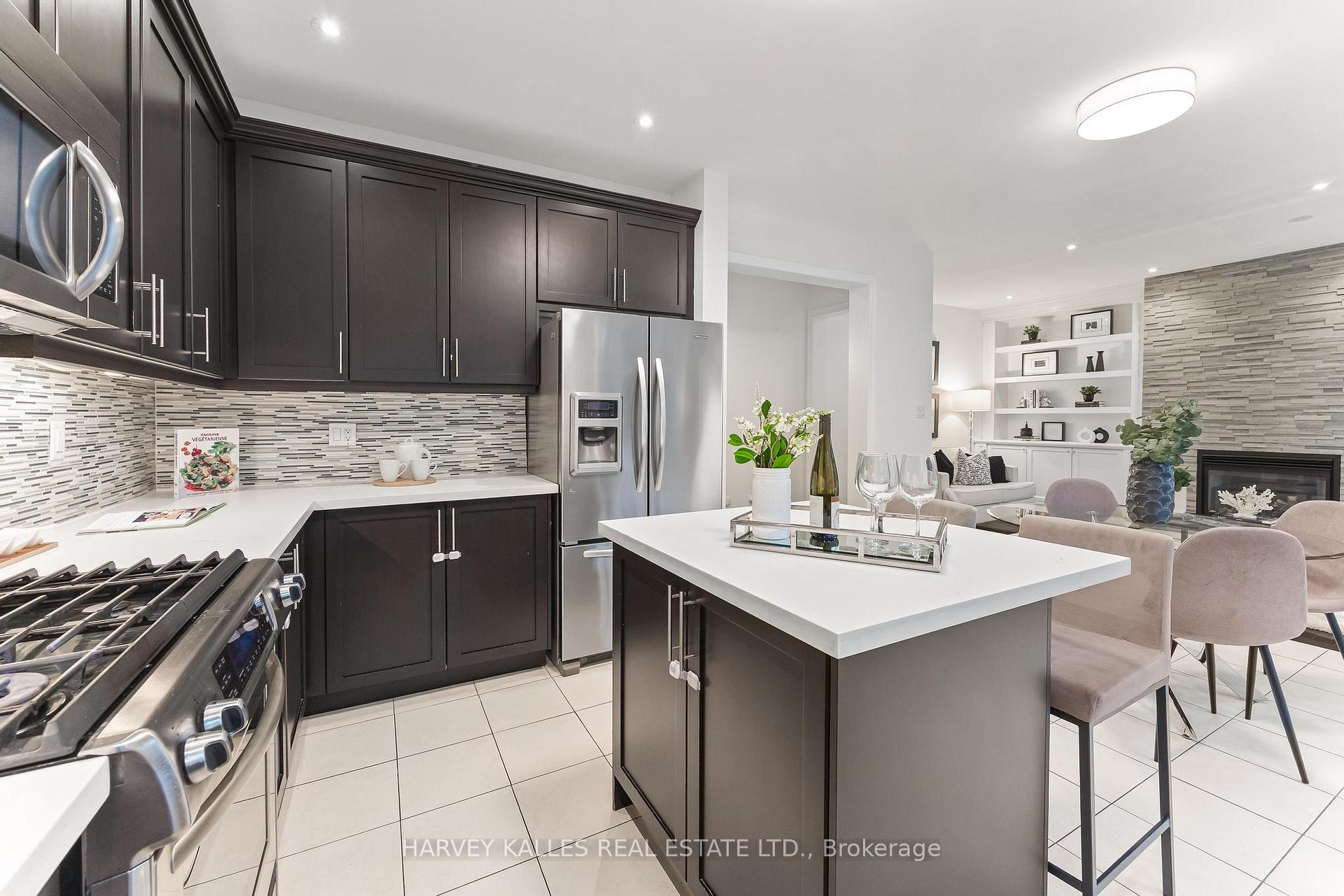 Photo 20 of 46 Grayleaf Drive, Whitchurch-Stouffville, Stouffville — HOMEH