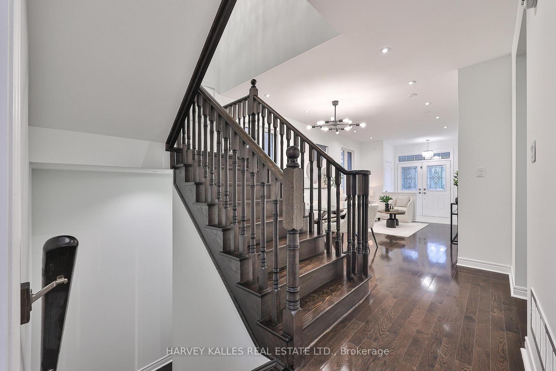 Photo 22 of 46 Grayleaf Drive, Whitchurch-Stouffville, Stouffville — HOMEH
