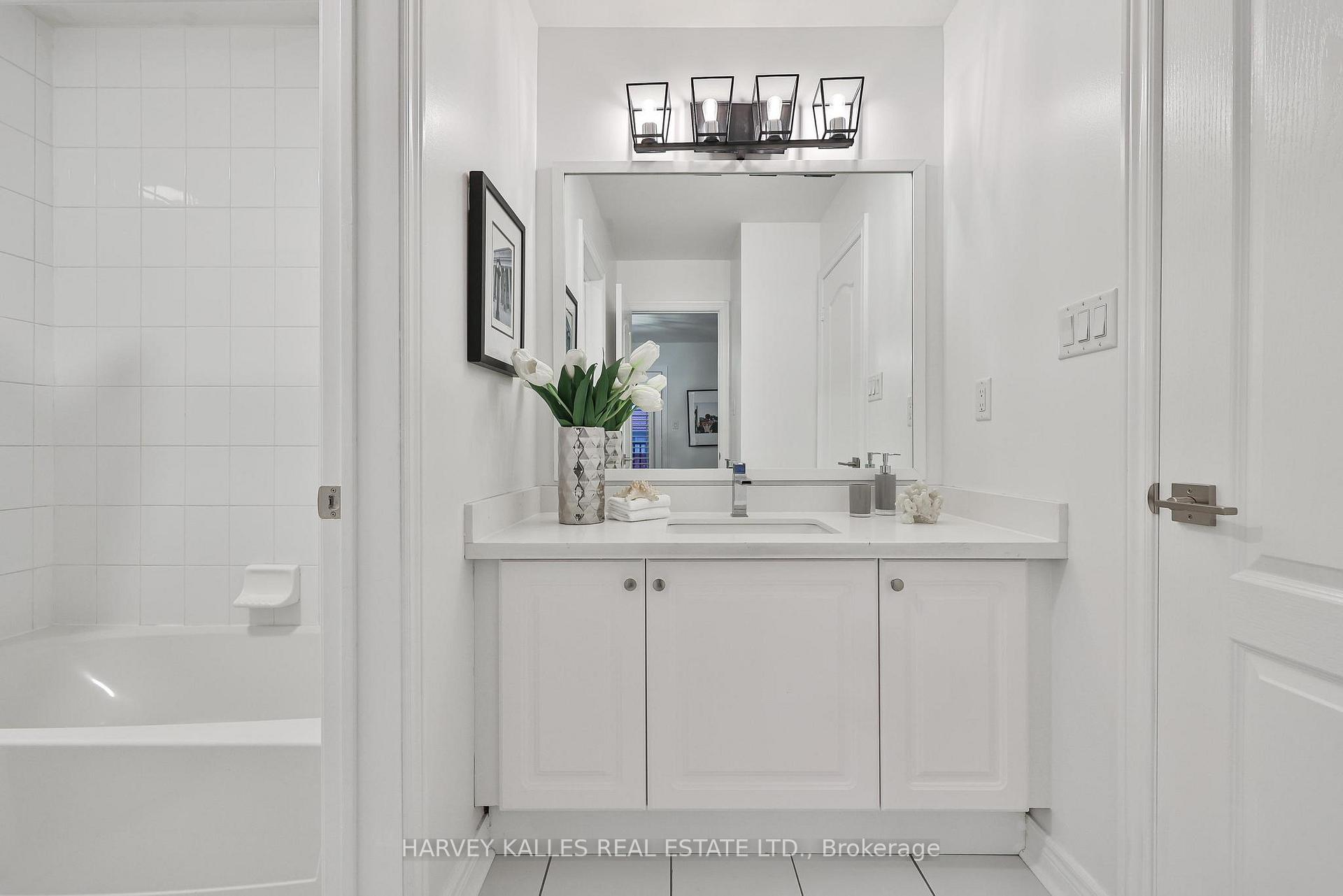 Photo 35 of 46 Grayleaf Drive, Whitchurch-Stouffville, Stouffville — HOMEH