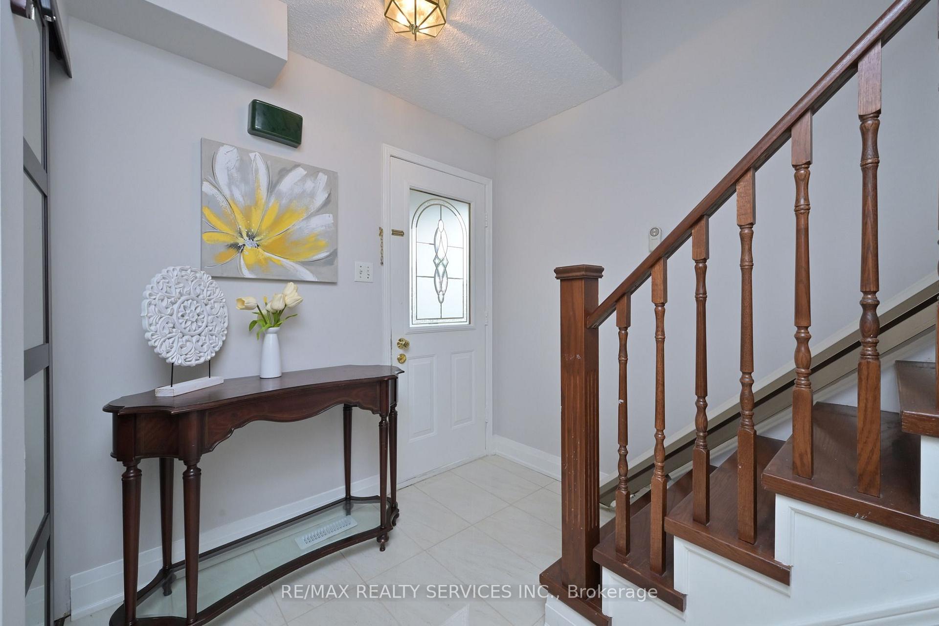 Photo 5 of 67 Sandmere Avenue, Brampton, Heart Lake West — HOMEH