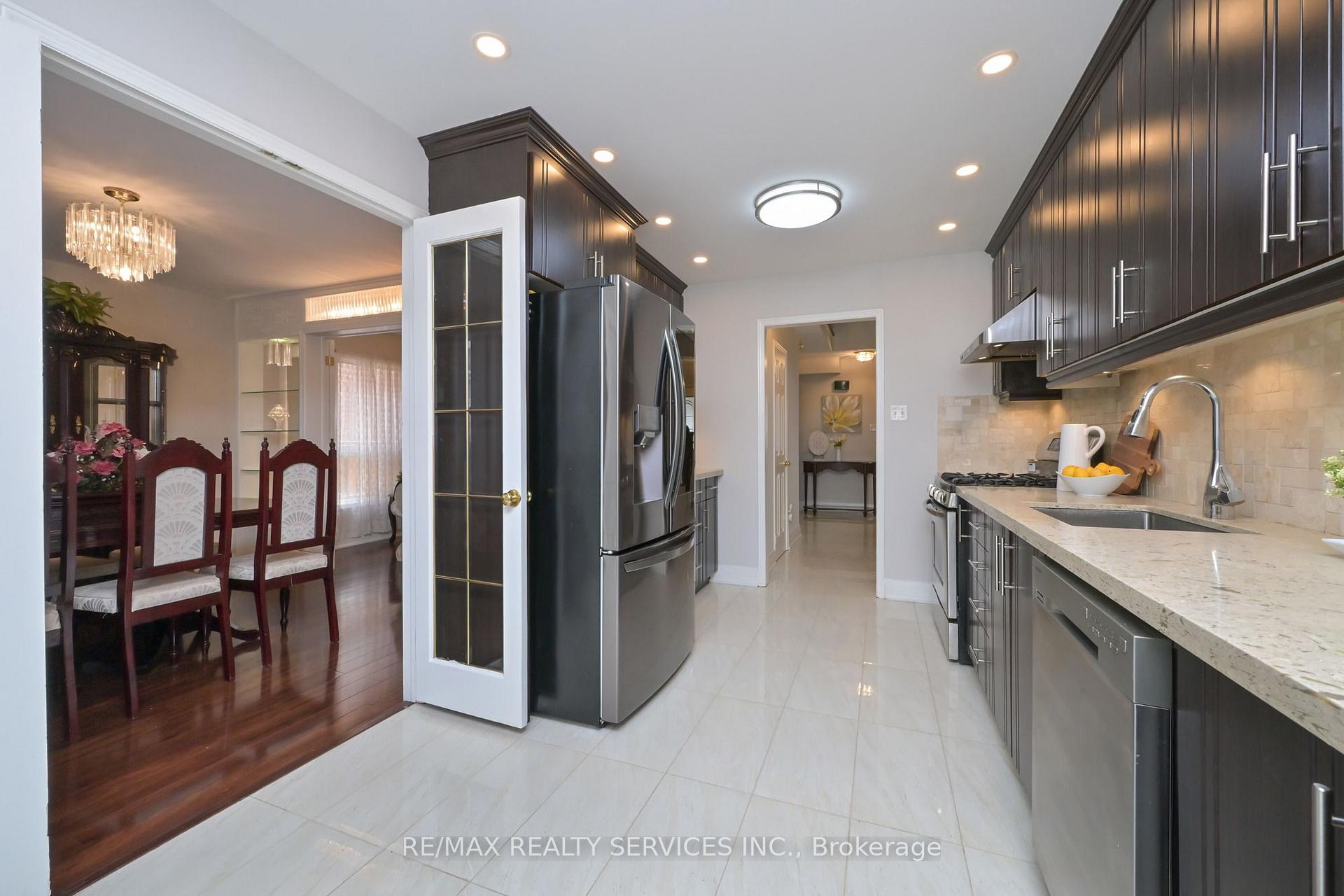 Photo 8 of 67 Sandmere Avenue, Brampton, Heart Lake West — HOMEH