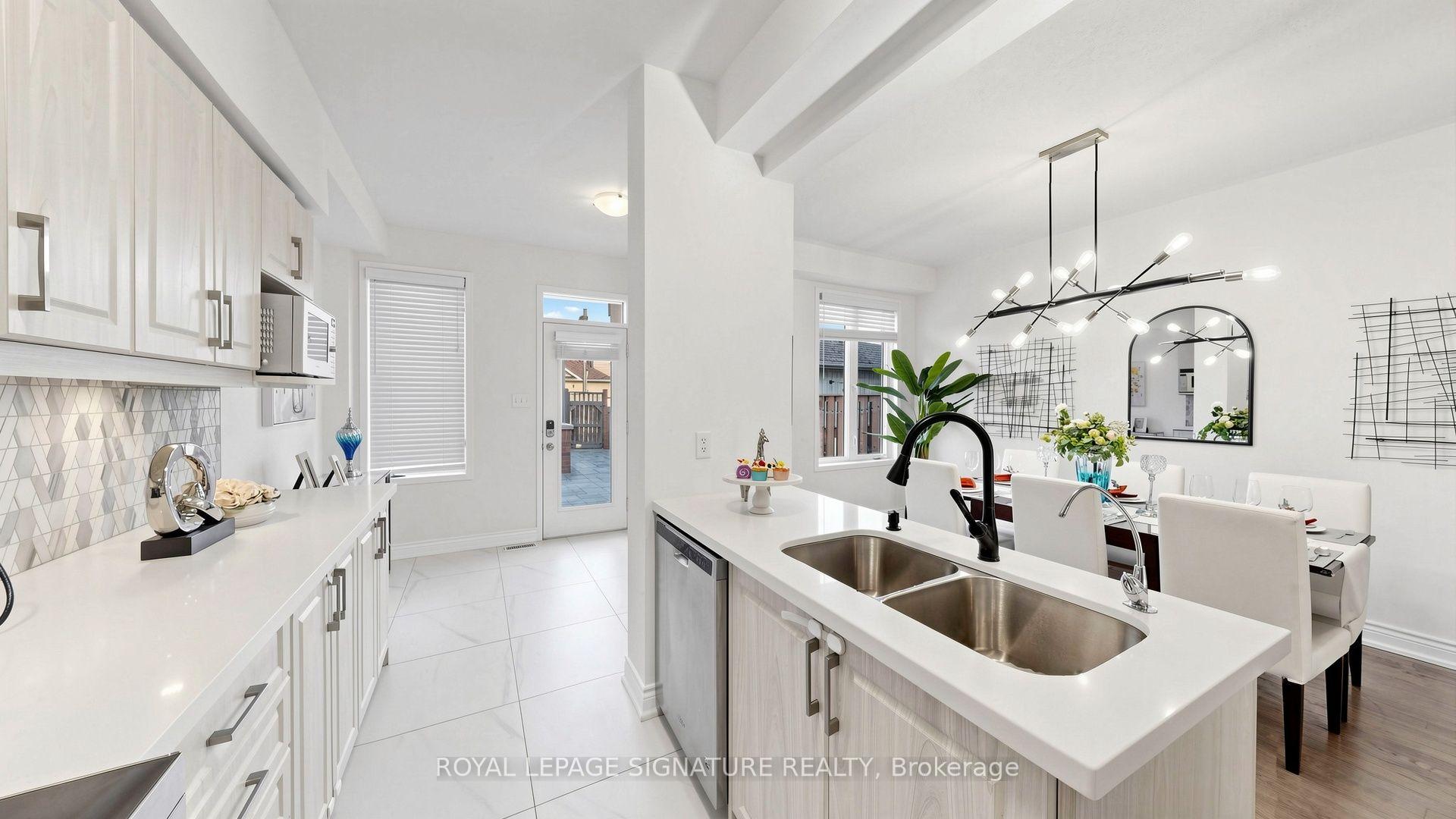 Photo 6 of 18 Montagues Lane, Markham, Cornell — HOMEH
