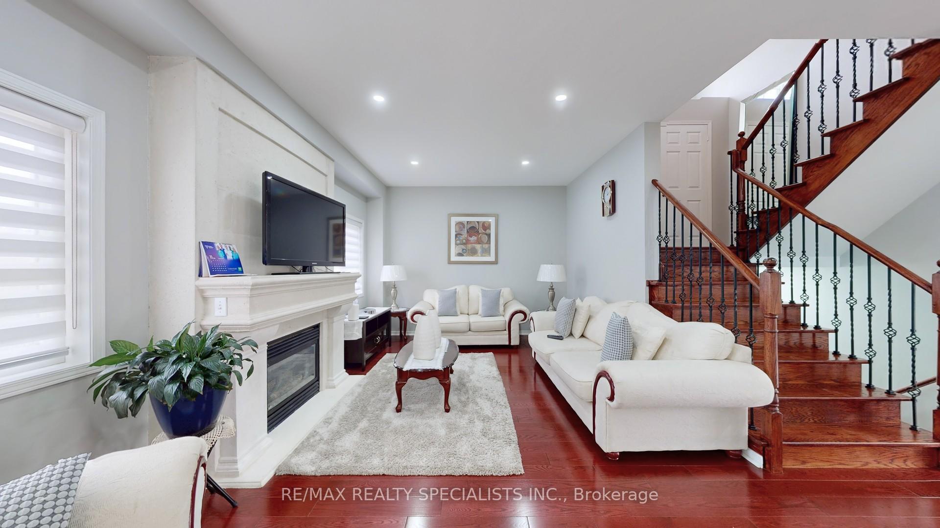 Photo 3 of 13 Ledgerock Road, Brampton, Bram East — HOMEH