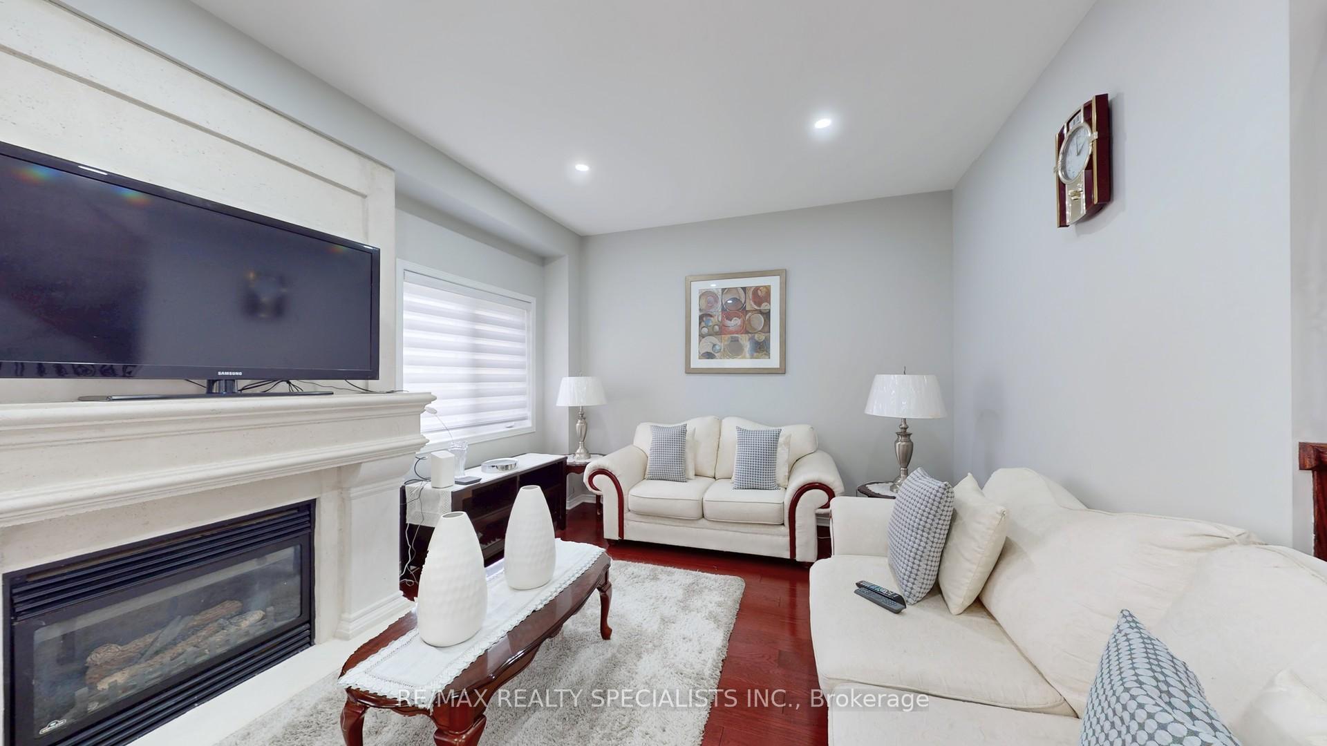 Photo 4 of 13 Ledgerock Road, Brampton, Bram East — HOMEH
