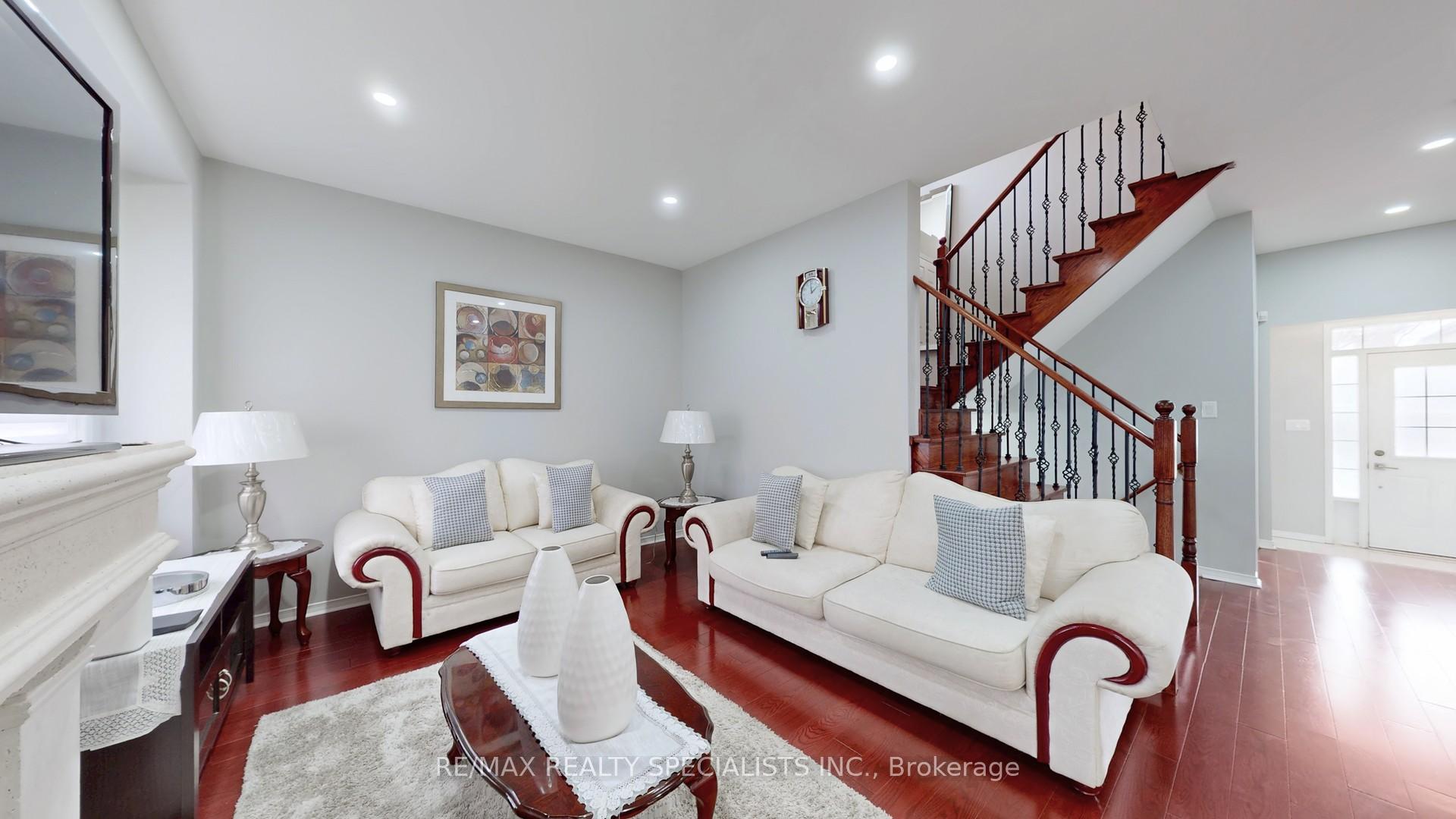 Photo 5 of 13 Ledgerock Road, Brampton, Bram East — HOMEH