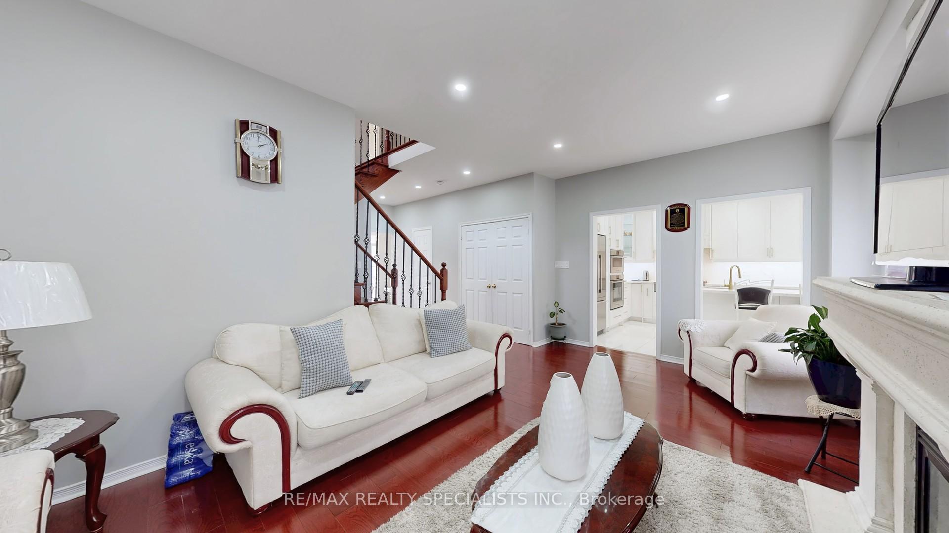 Photo 6 of 13 Ledgerock Road, Brampton, Bram East — HOMEH