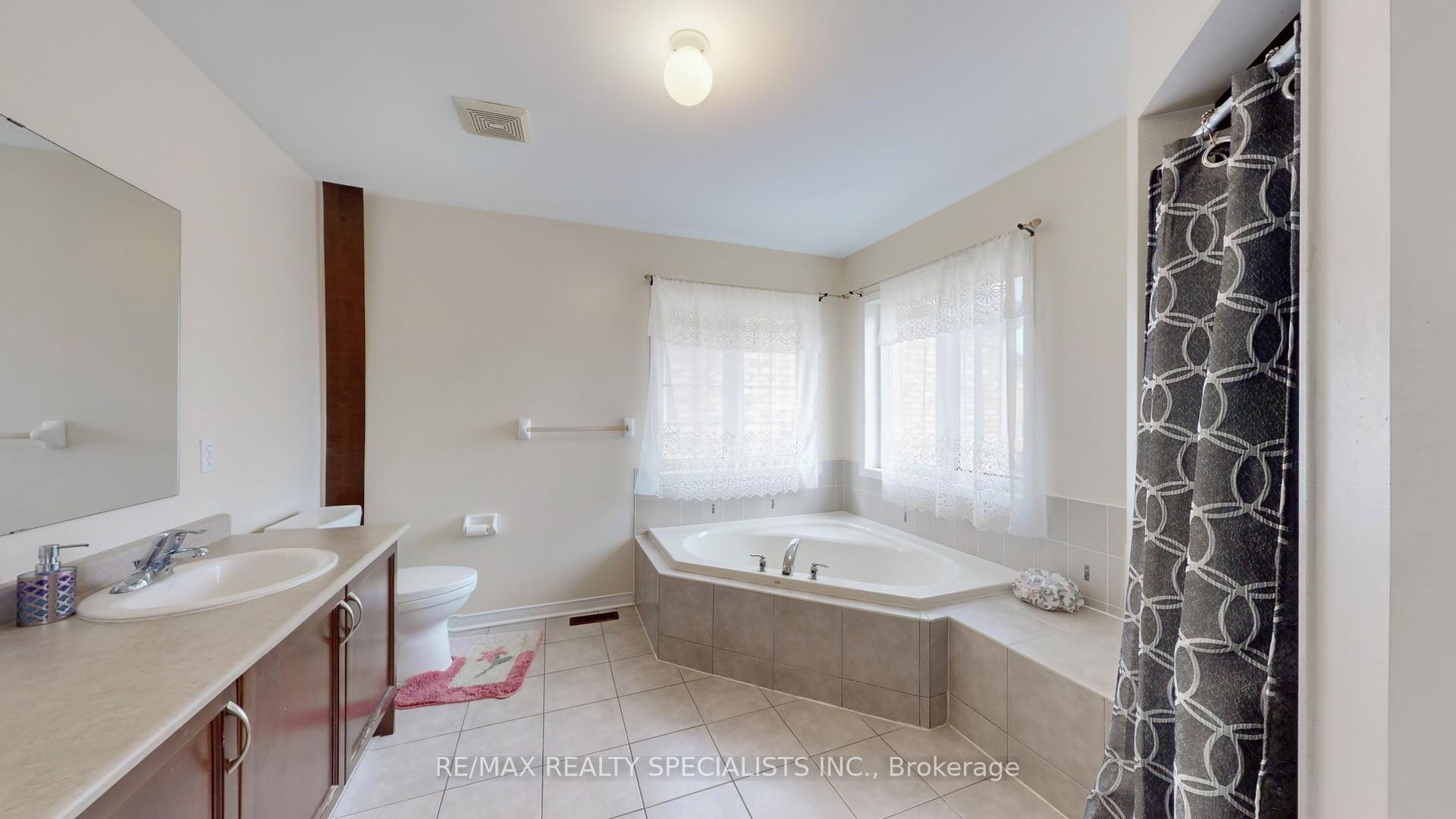 Photo 26 of 13 Ledgerock Road, Brampton, Bram East — HOMEH