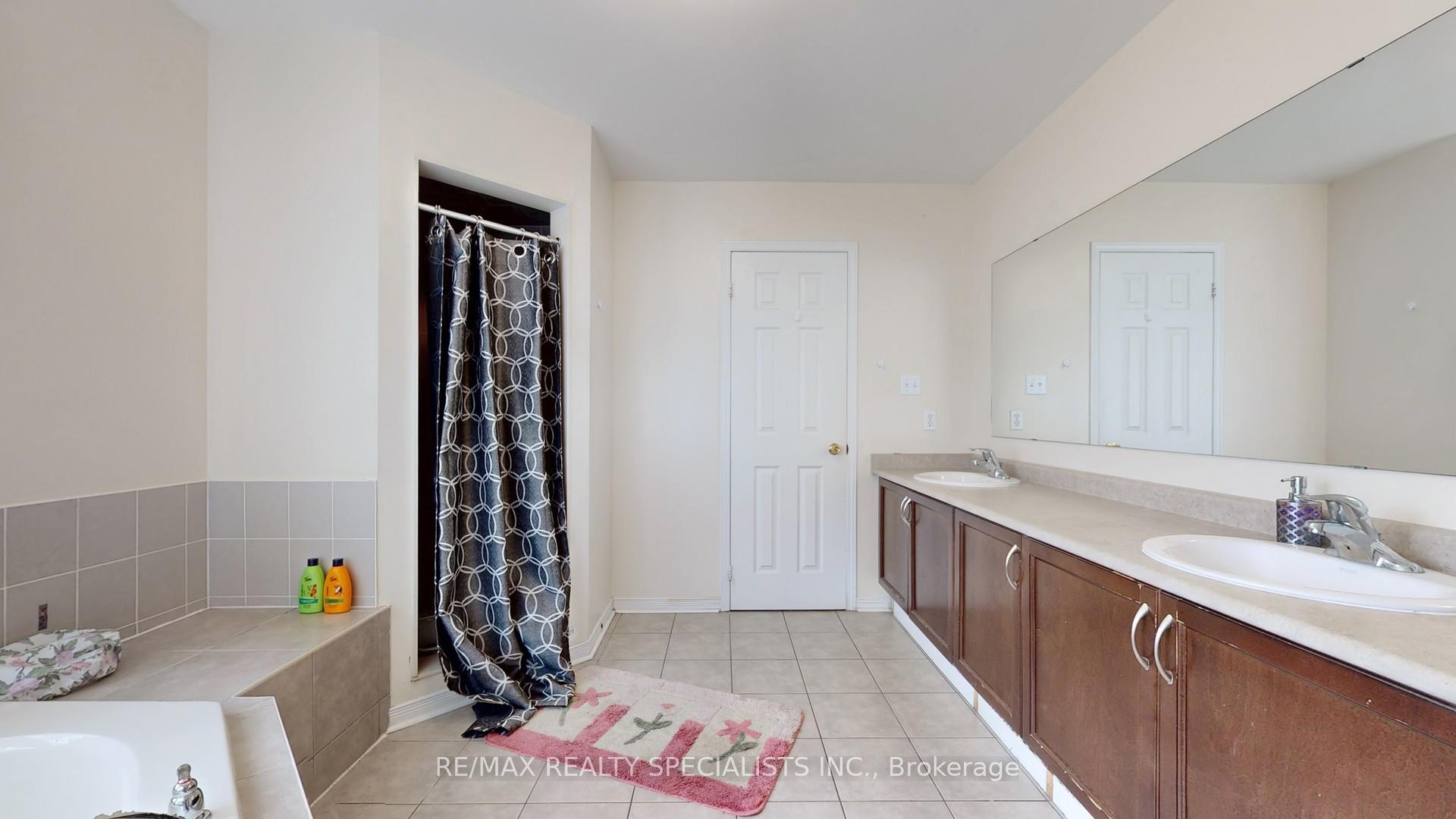 Photo 27 of 13 Ledgerock Road, Brampton, Bram East — HOMEH
