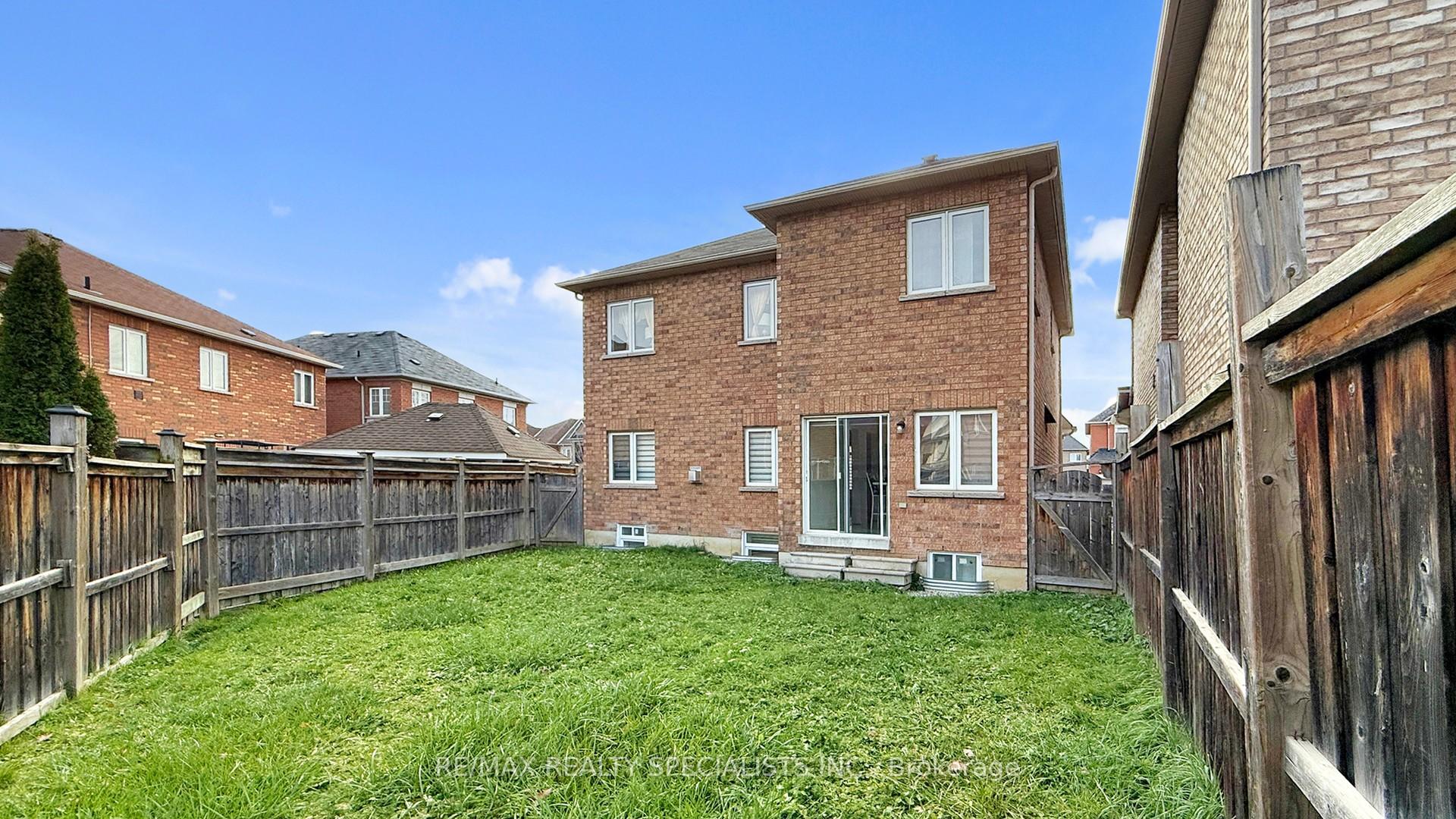 Photo 39 of 13 Ledgerock Road, Brampton, Bram East — HOMEH