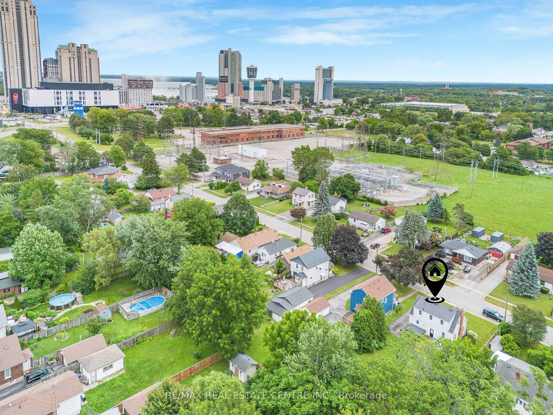 Photo 4 of 5857 Murray Street, Niagara Falls, Dorchester — HOMEH