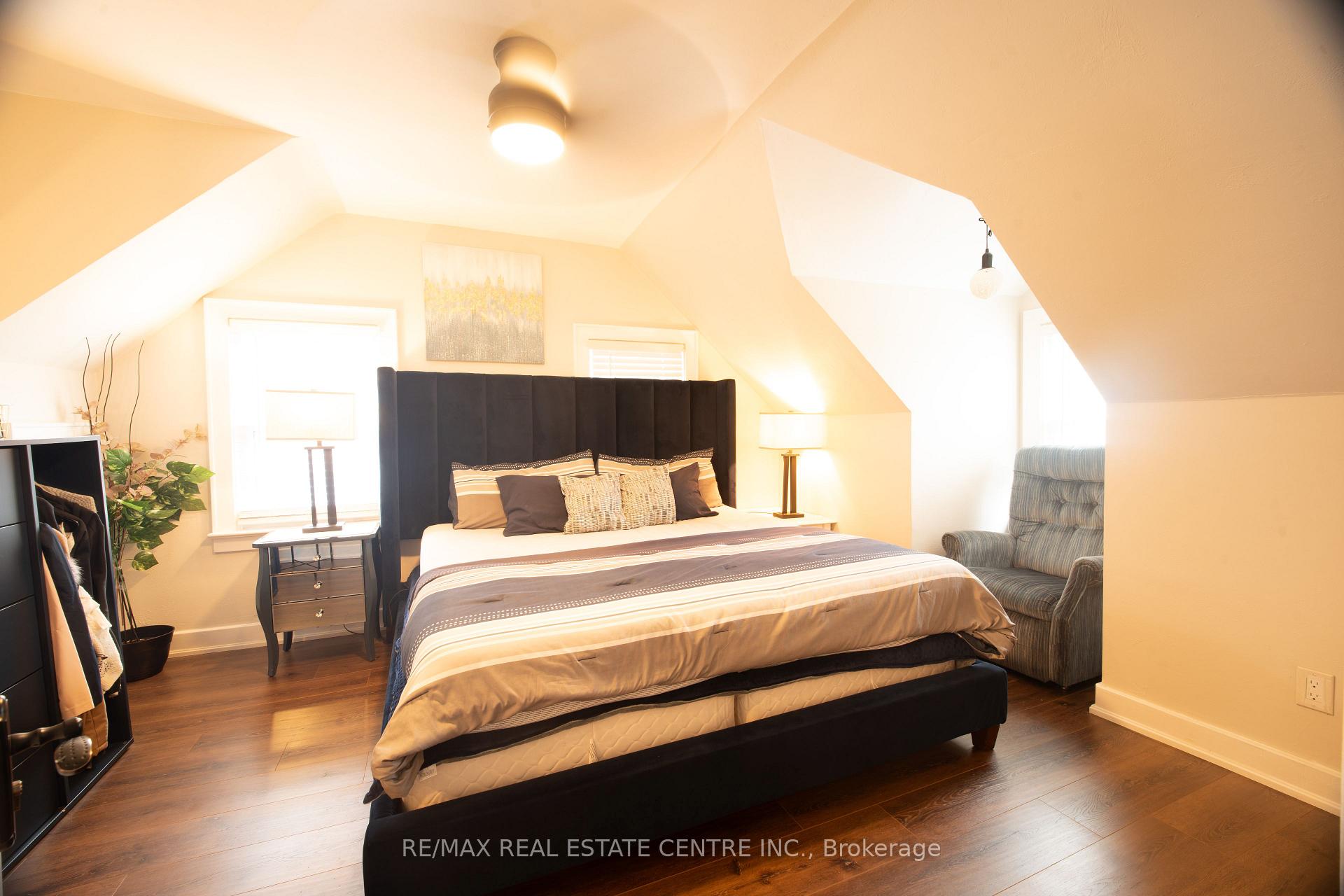 Photo 13 of 5857 Murray Street, Niagara Falls, Dorchester — HOMEH