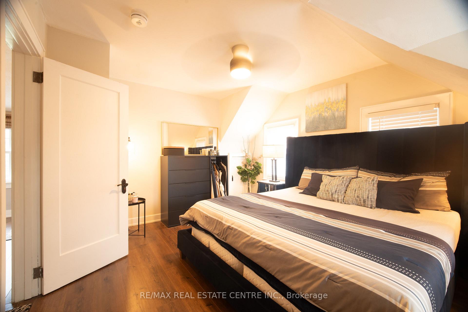 Photo 15 of 5857 Murray Street, Niagara Falls, Dorchester — HOMEH