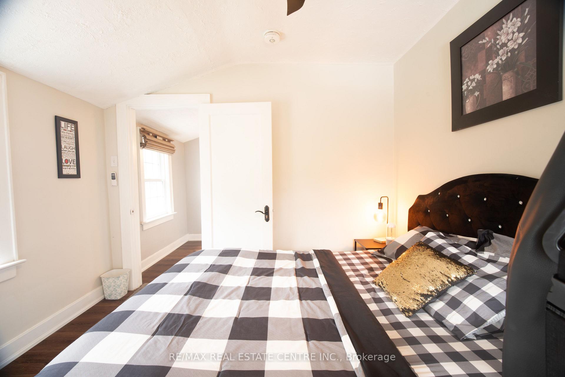 Photo 17 of 5857 Murray Street, Niagara Falls, Dorchester — HOMEH