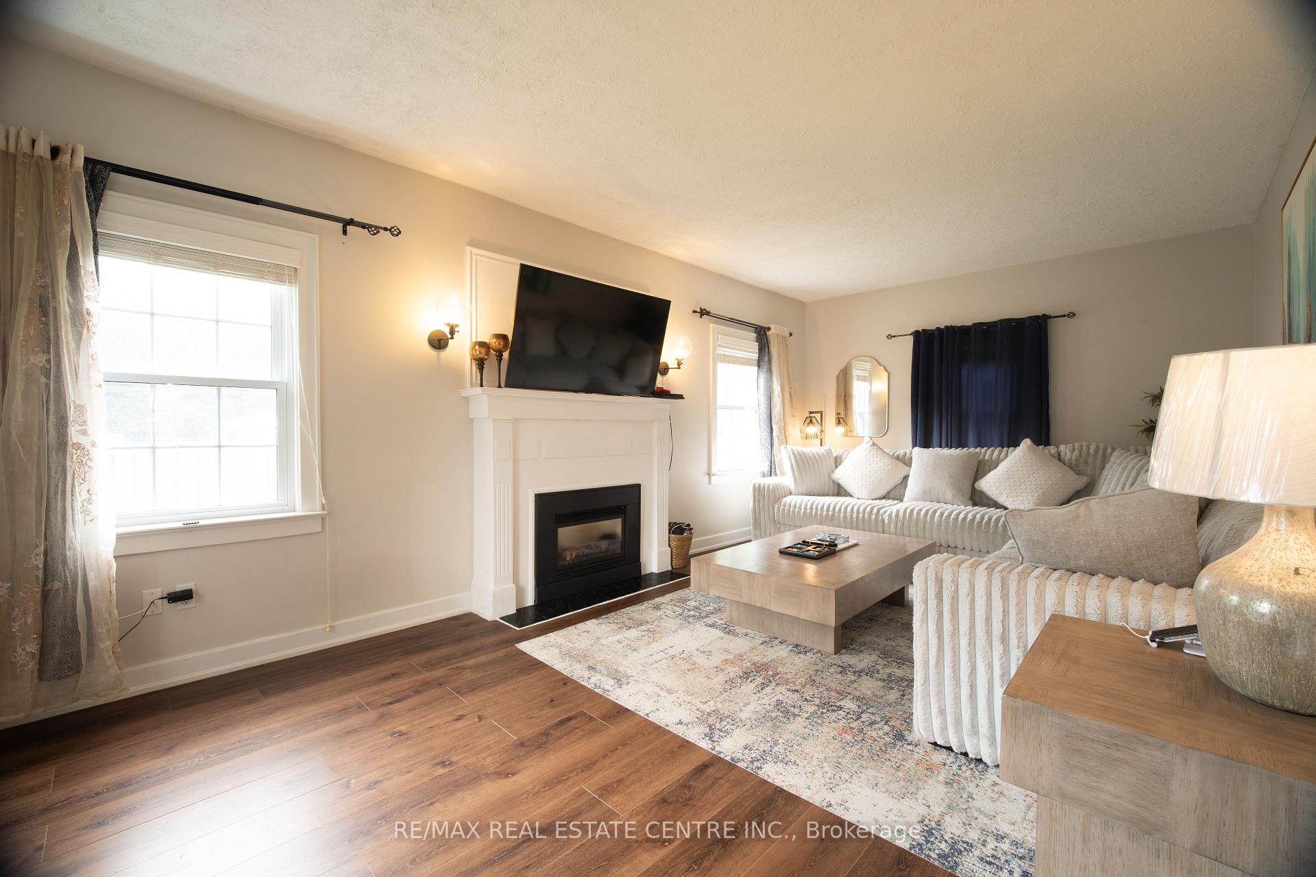 Photo 24 of 5857 Murray Street, Niagara Falls, Dorchester — HOMEH