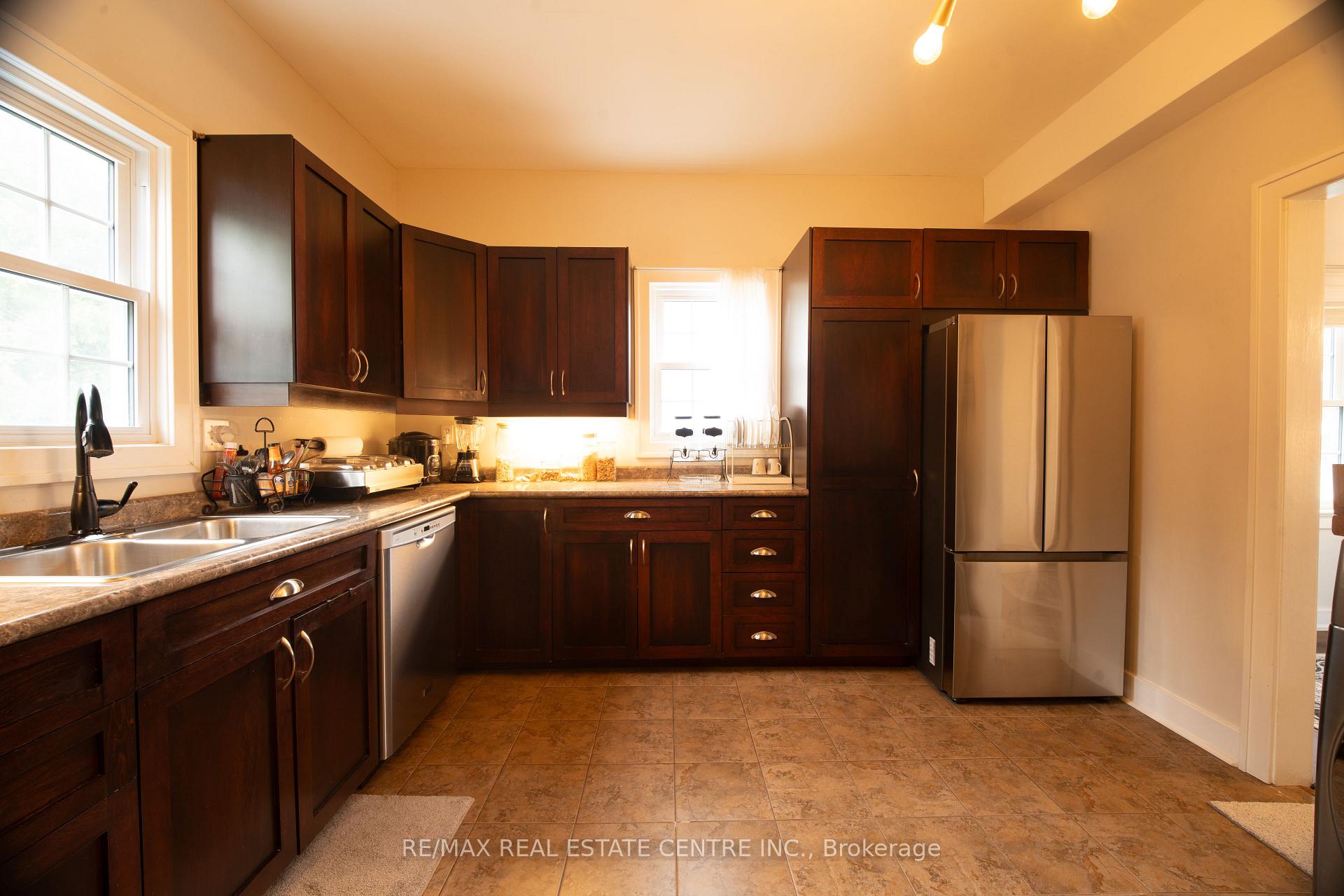 Photo 27 of 5857 Murray Street, Niagara Falls, Dorchester — HOMEH