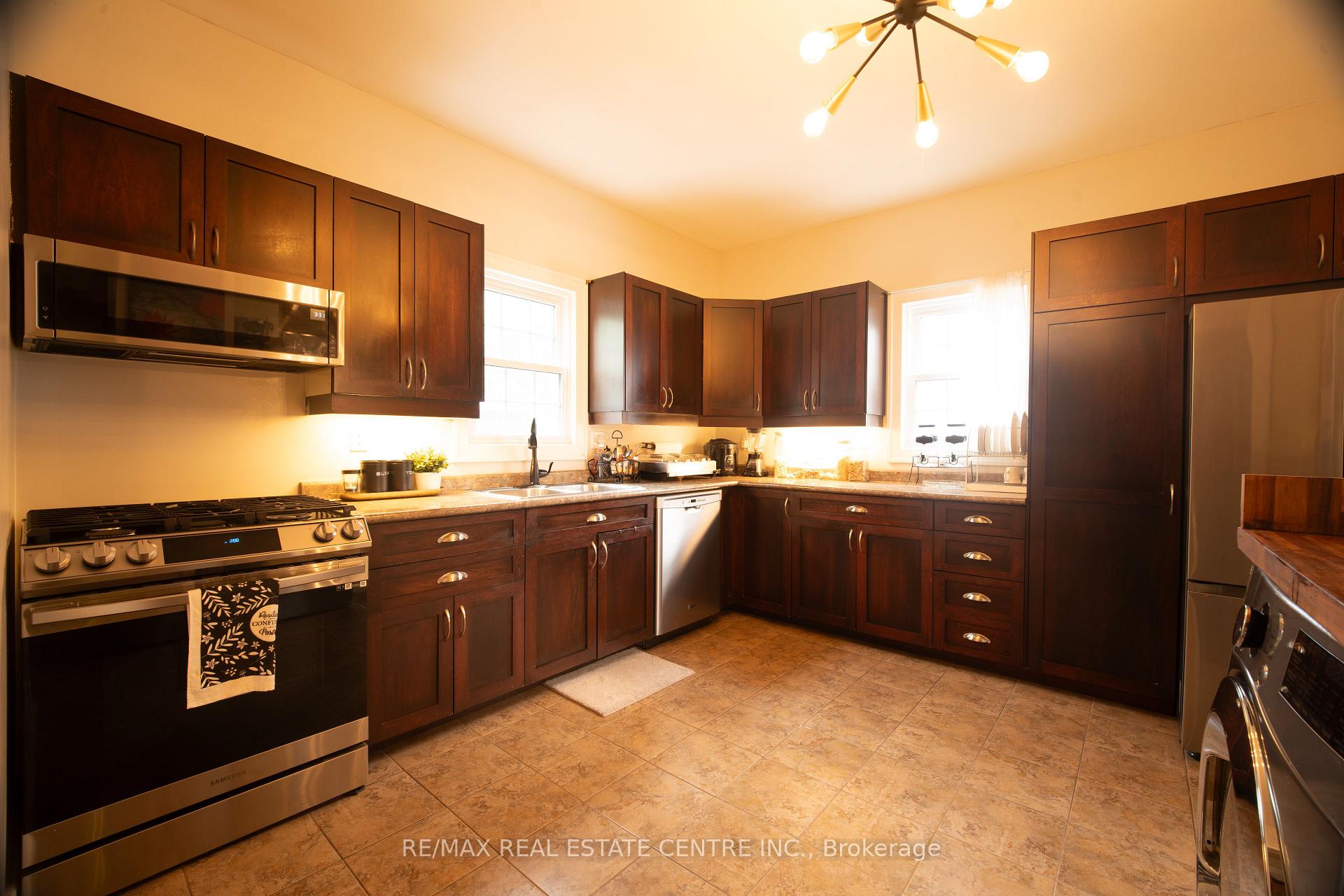 Photo 28 of 5857 Murray Street, Niagara Falls, Dorchester — HOMEH