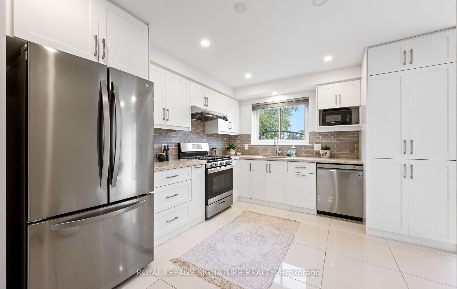 Photo 14 of 783 Dodsworth Crescent, Mississauga, Applewood — HOMEH