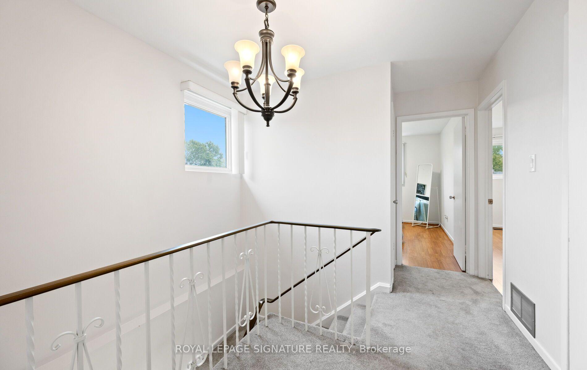 Photo 19 of 783 Dodsworth Crescent, Mississauga, Applewood — HOMEH