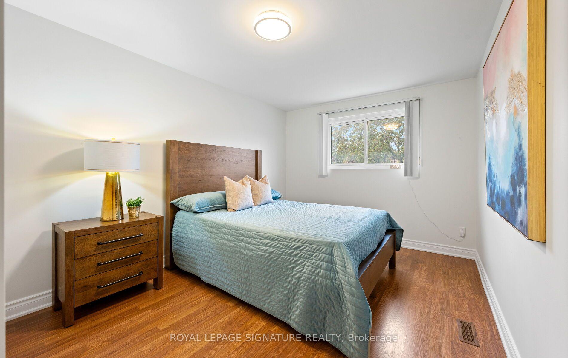 Photo 21 of 783 Dodsworth Crescent, Mississauga, Applewood — HOMEH