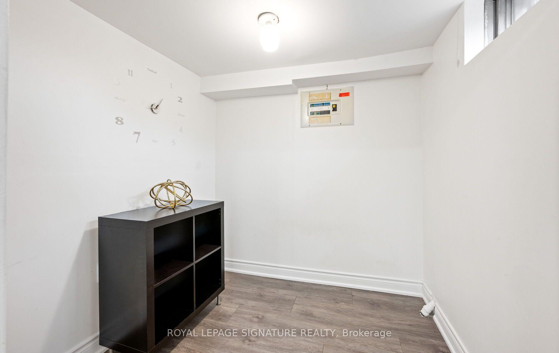 Photo 42 of 783 Dodsworth Crescent, Mississauga, Applewood — HOMEH