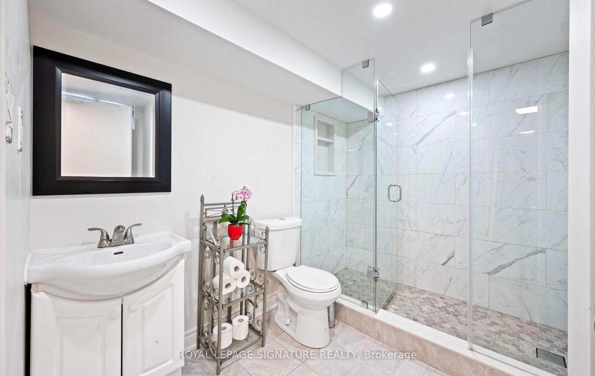 Photo 43 of 783 Dodsworth Crescent, Mississauga, Applewood — HOMEH