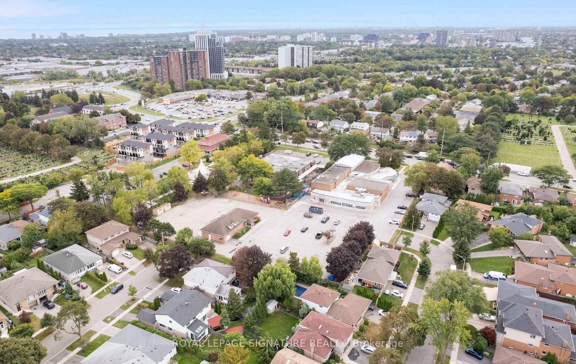 Photo 50 of 783 Dodsworth Crescent, Mississauga, Applewood — HOMEH