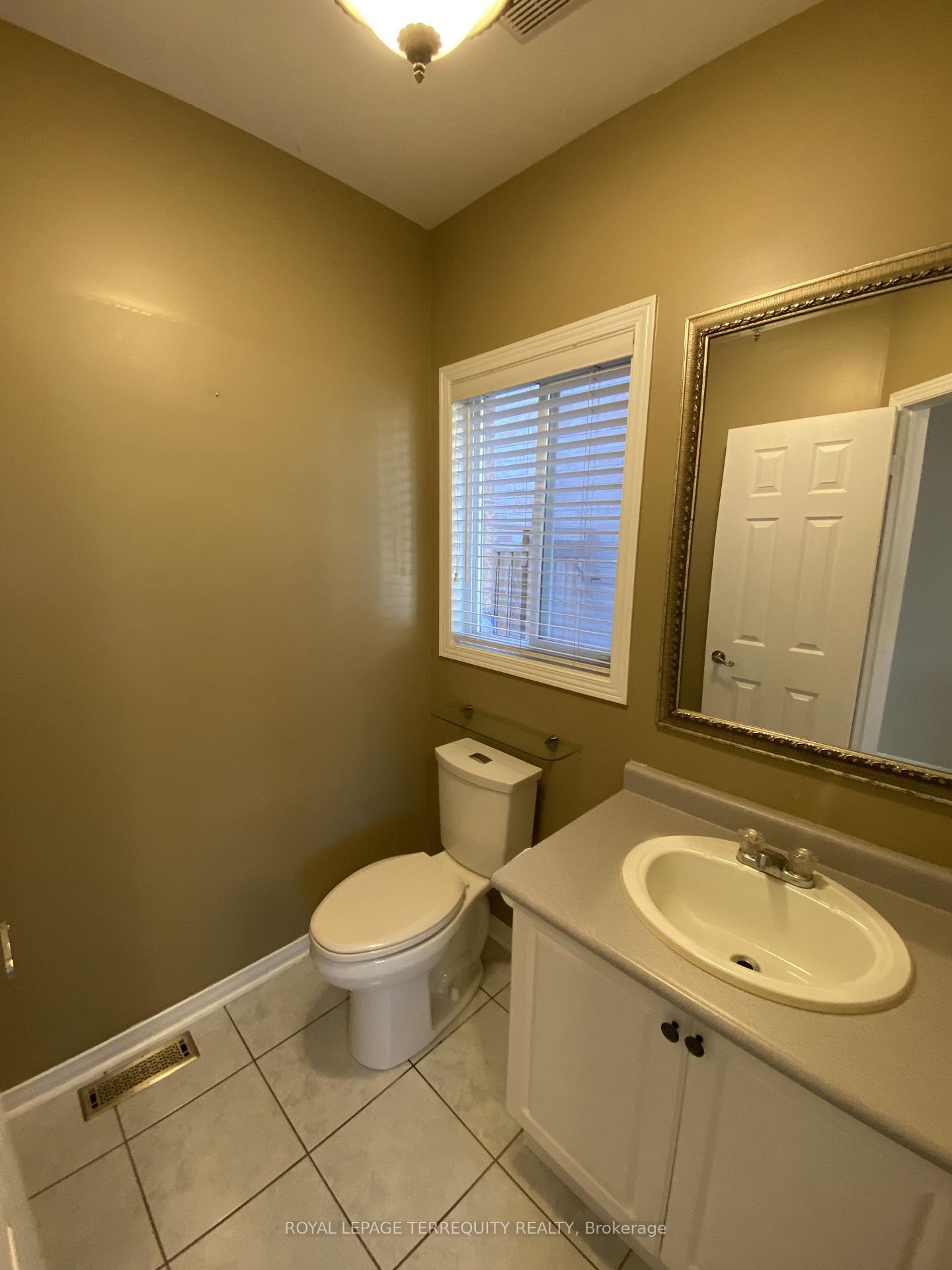 Photo 4 of 135 David Todd Avenue, Vaughan, Sonoma Heights — HOMEH