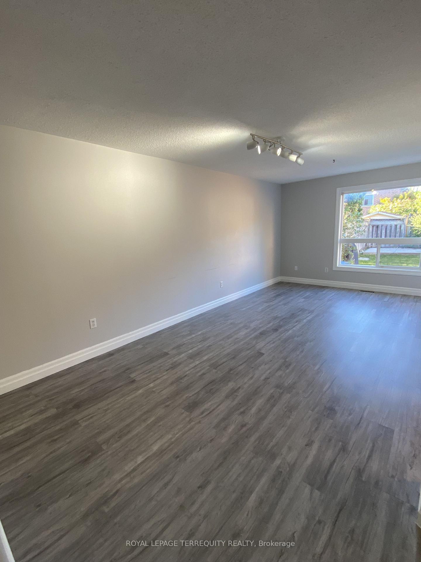 Photo 5 of 135 David Todd Avenue, Vaughan, Sonoma Heights — HOMEH