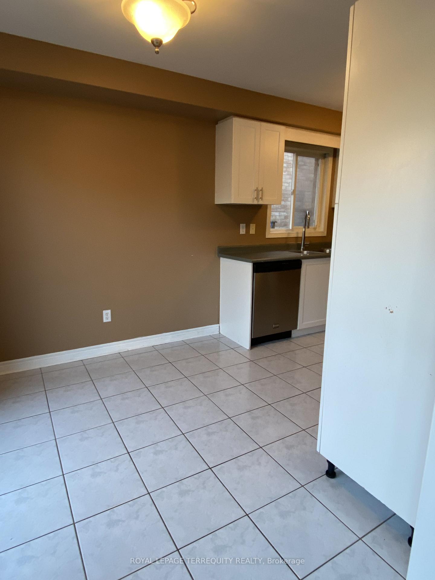 Photo 7 of 135 David Todd Avenue, Vaughan, Sonoma Heights — HOMEH