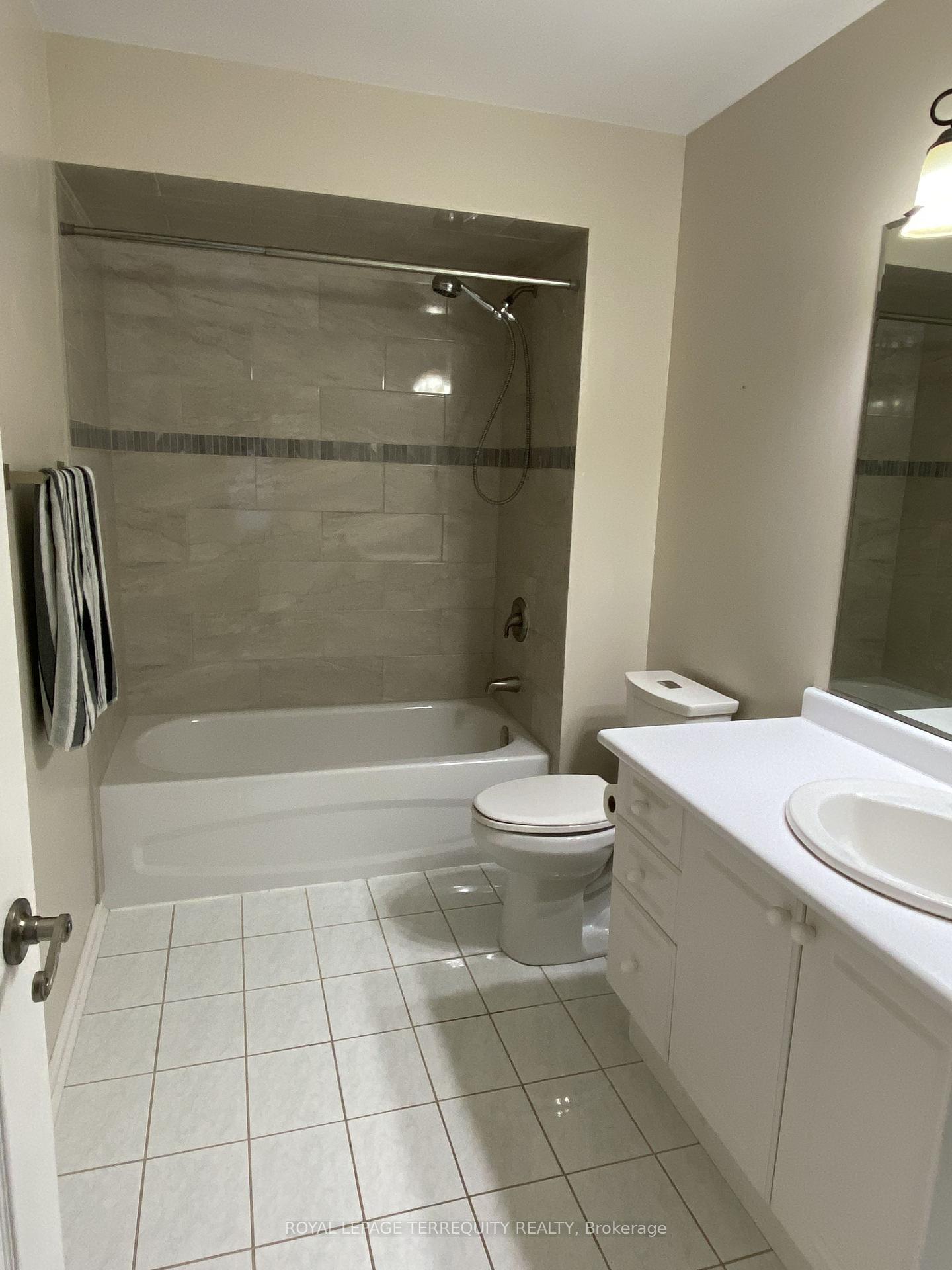 Photo 10 of 135 David Todd Avenue, Vaughan, Sonoma Heights — HOMEH
