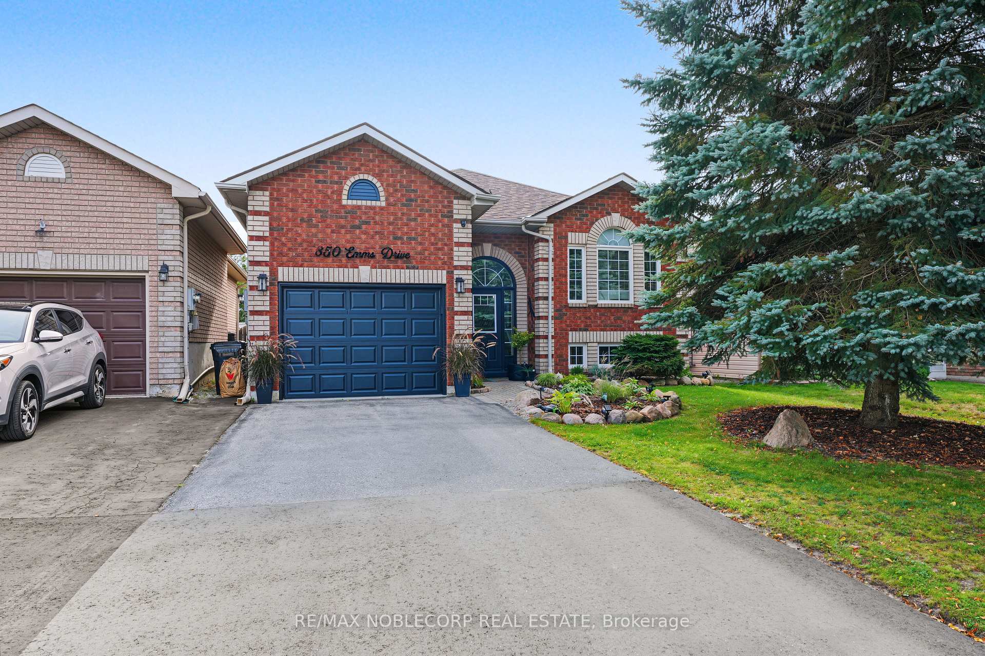 Photo 4 of 350 Emms Drive, Barrie, Holly — HOMEH